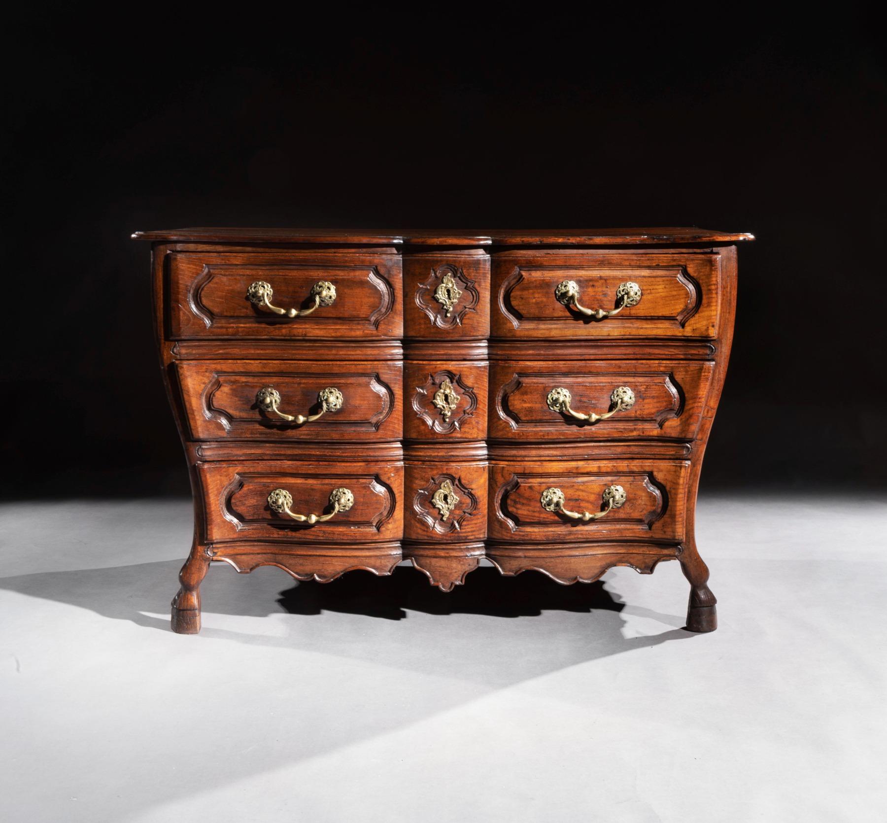 Mid-18th Century Louis XV Bombe Shaped Chestnut Provincial Commode For Sale 3