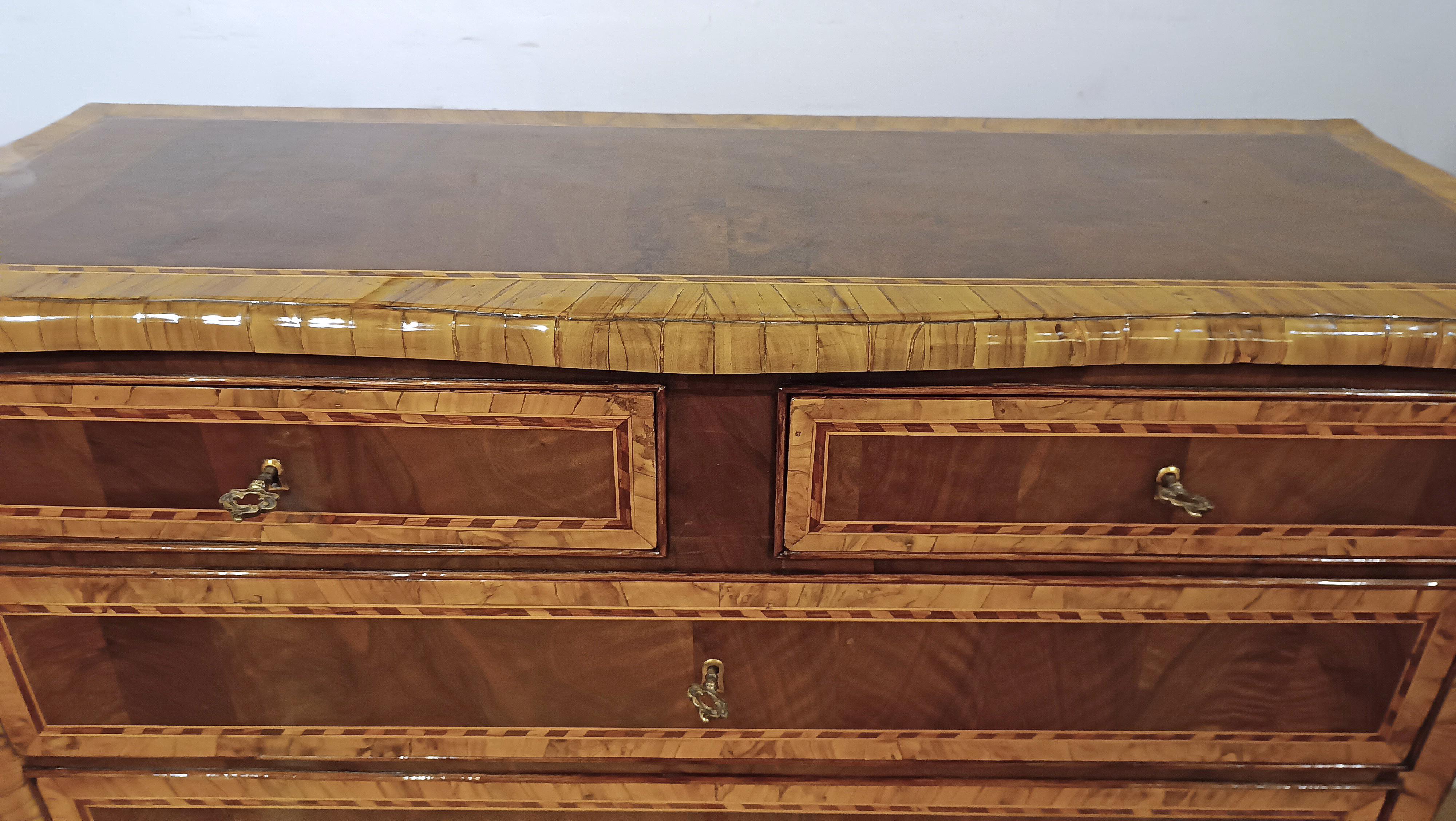 MID 18th CENTURY LOUIS XV CHEST OF DRAWERS  6