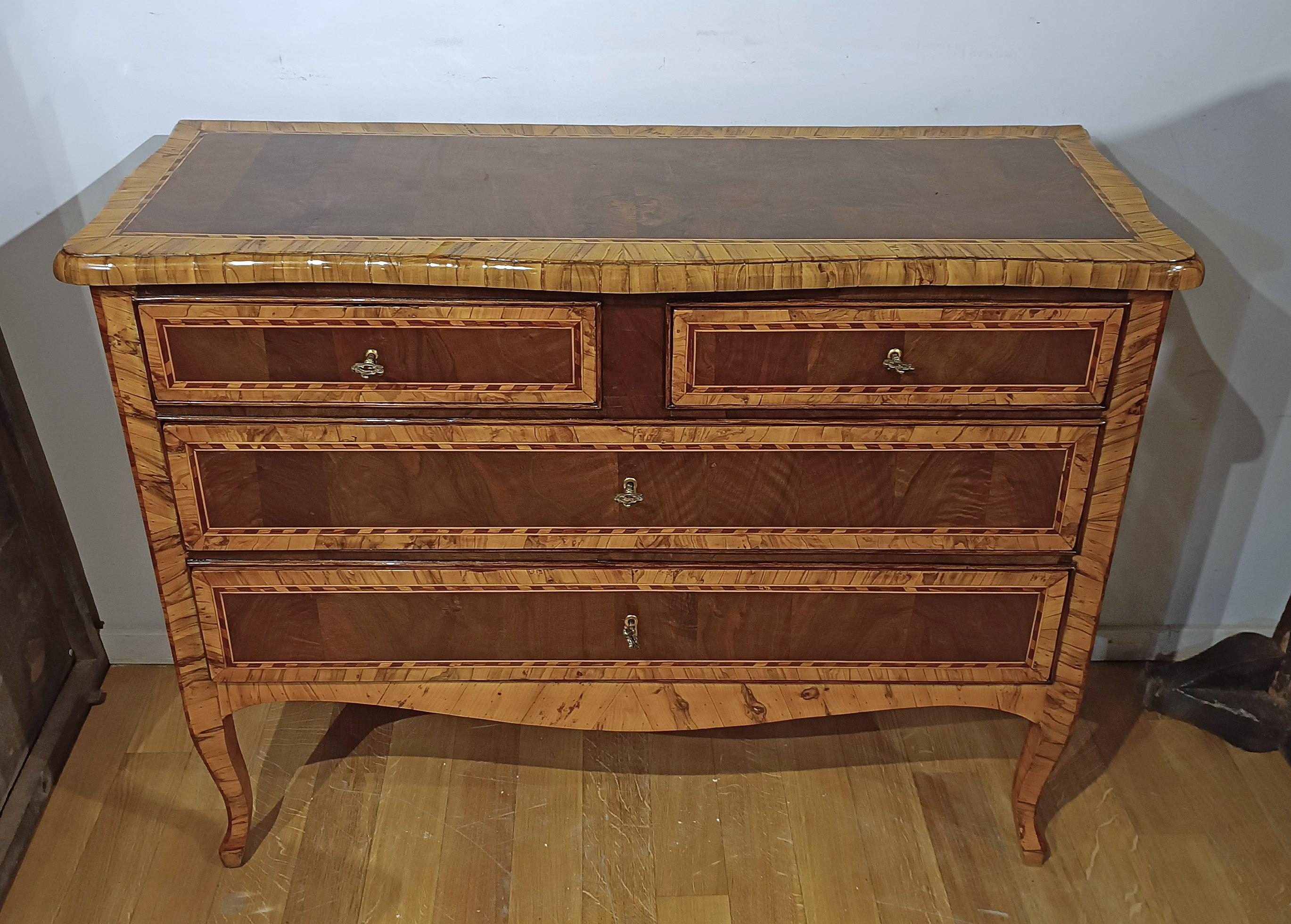 Louis XV MID 18th CENTURY LOUIS XV CHEST OF DRAWERS  For Sale