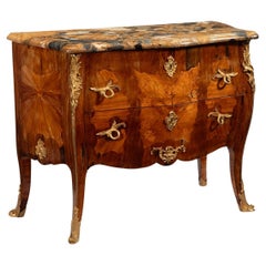 Commode d'époque Louis XV du milieu du 18ème siècle estampillée LARDIN