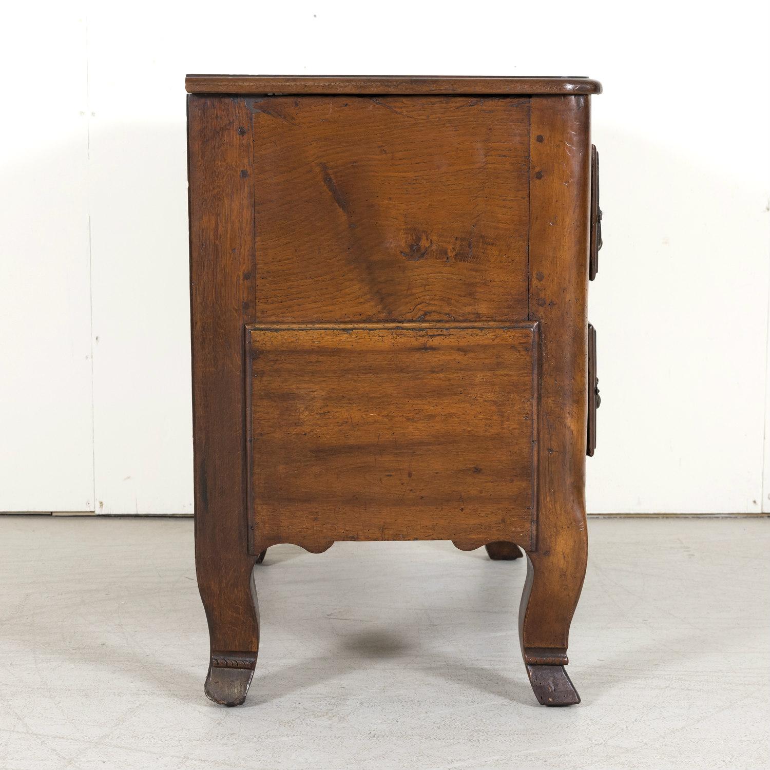 Mid-18th Century Louis XV Period Petite Walnut Commode 10