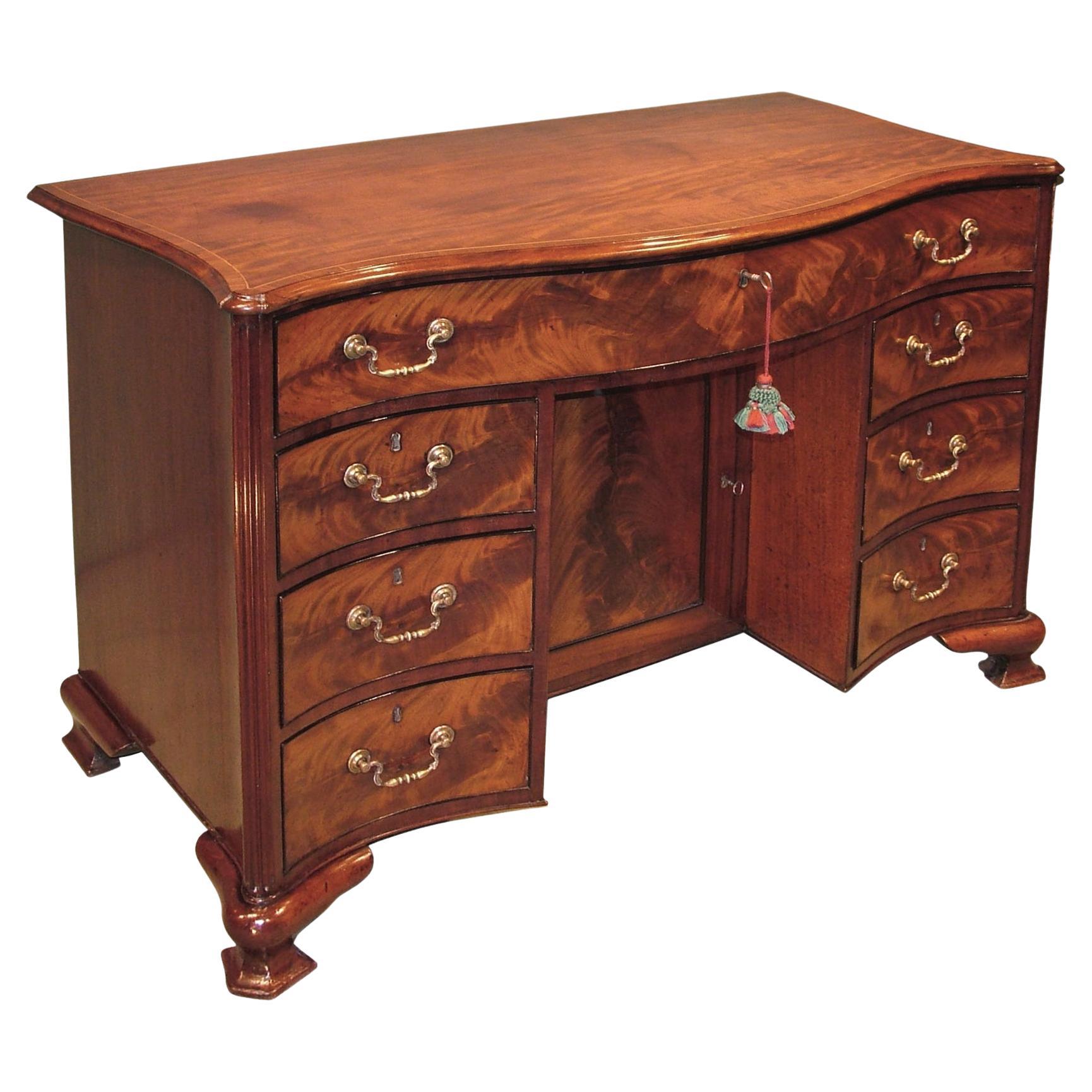 Mid 18th Century Mahogany Chippendale Serpentine Knee-Hole Chest For Sale