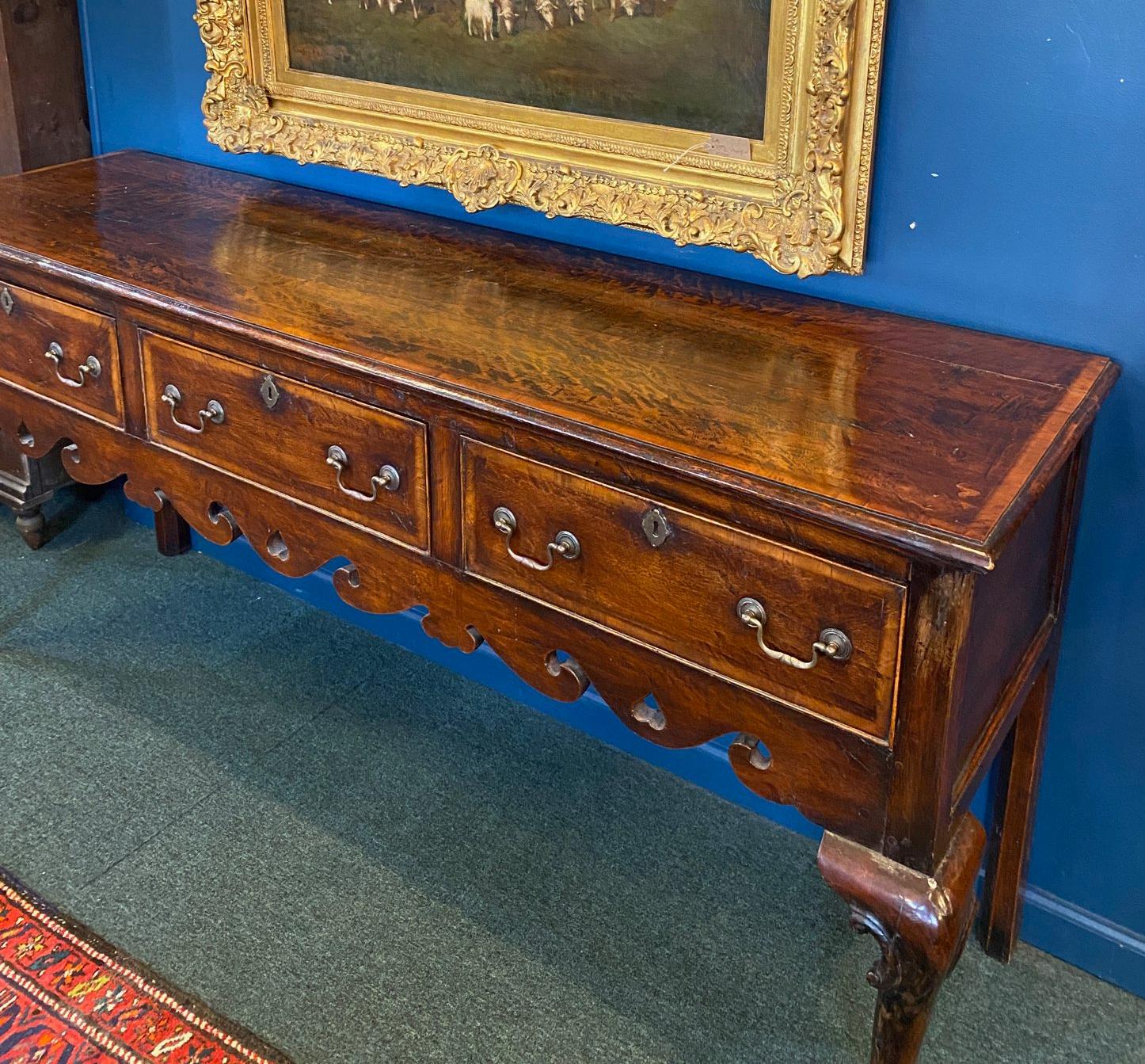 Mid-18th Century Oak George II English Sideboard with Brass Hardware In Good Condition In Middleburg, VA
