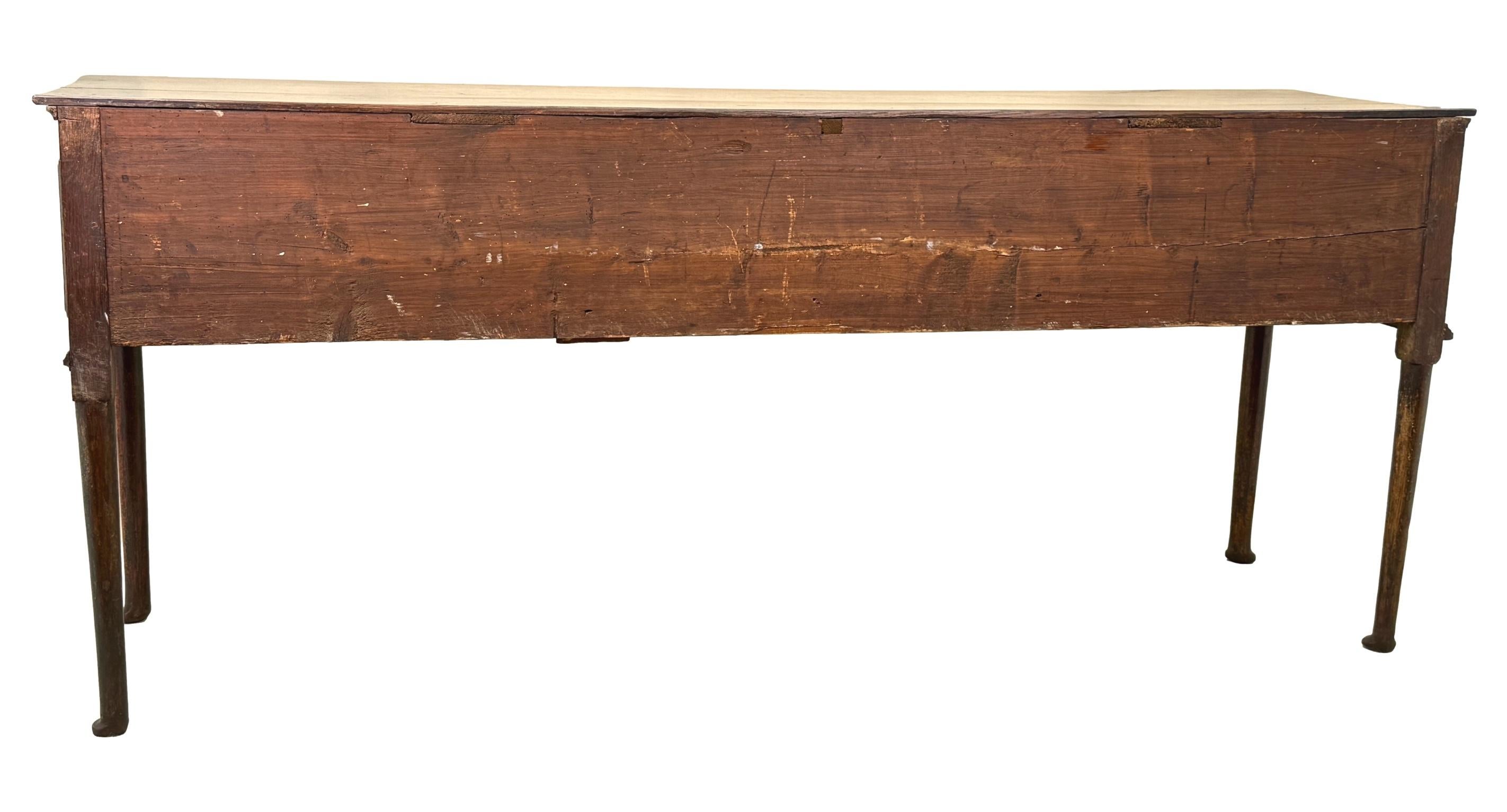 Base de commode à pieds dame en Oak du milieu du 18e siècle en vente 4