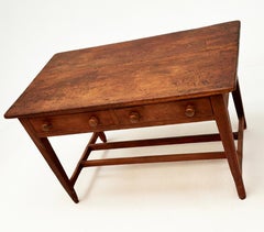 Mesa de trabajo agrícola de pino pintado de mediados del siglo XVIII