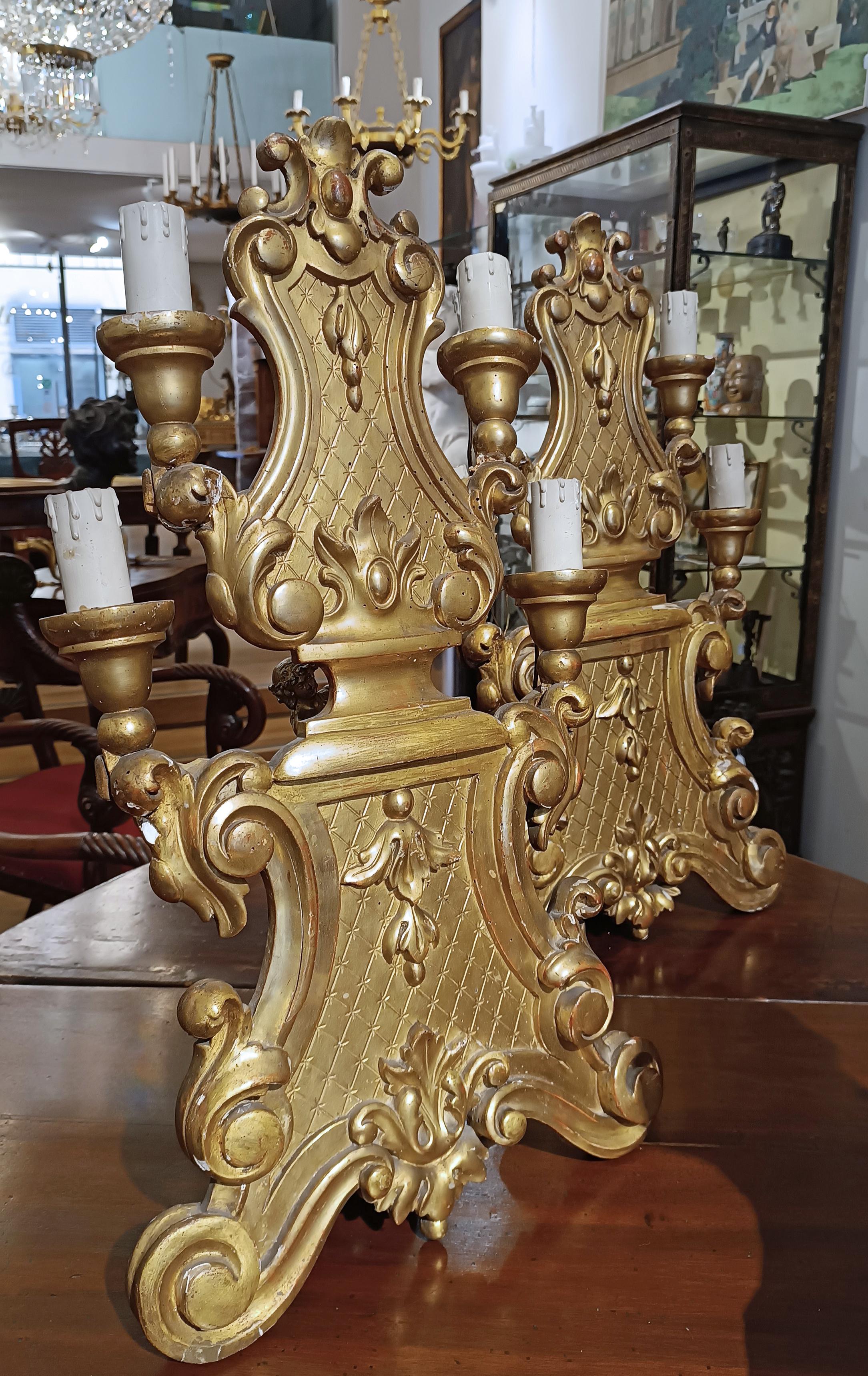 18th Century MID 18th CENTURY PAIR OF GOLDEN WOOD CANDLESTICKS For Sale
