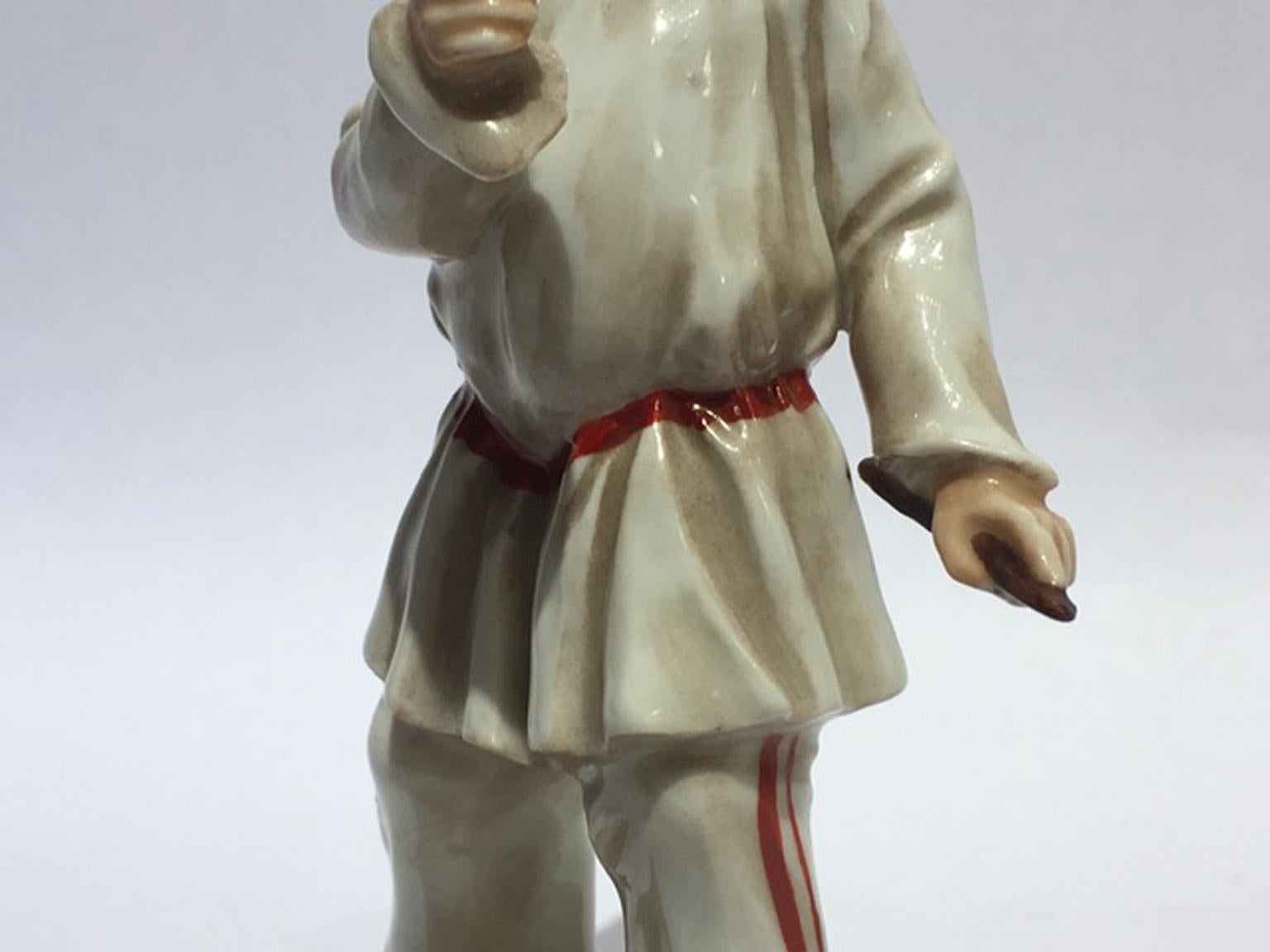 Italy Mid-18th Century Porcelain Pulcinella Figurine In Good Condition In Brescia, IT