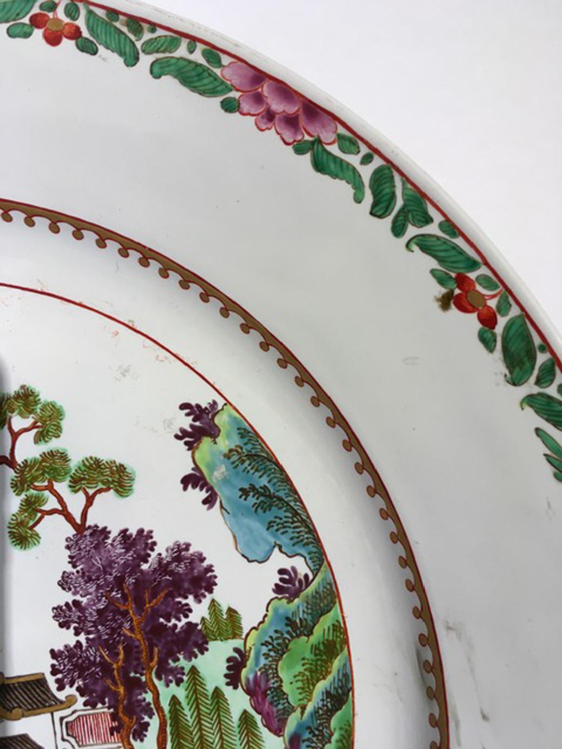 Italia Mediados del siglo XVIII Plato de porcelana Richard Ginori con paisaje de Japón en venta 13