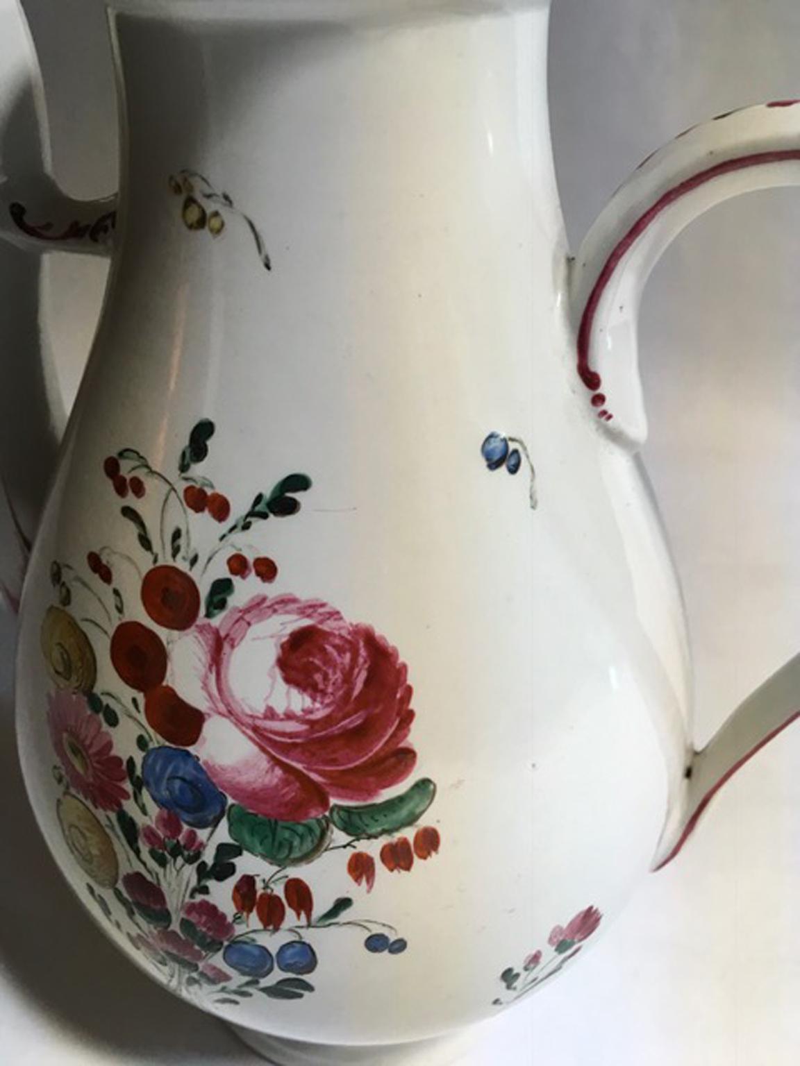 Italy Richard Ginori Mid-18th Century Porcelain Coffee Pot with Flowers Decor For Sale 4