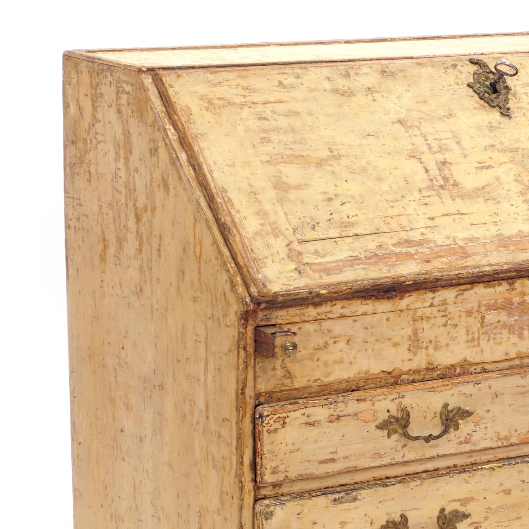Mid 18th Century Scraped Swedish Baroque Bureau In Good Condition For Sale In Aabenraa, DK