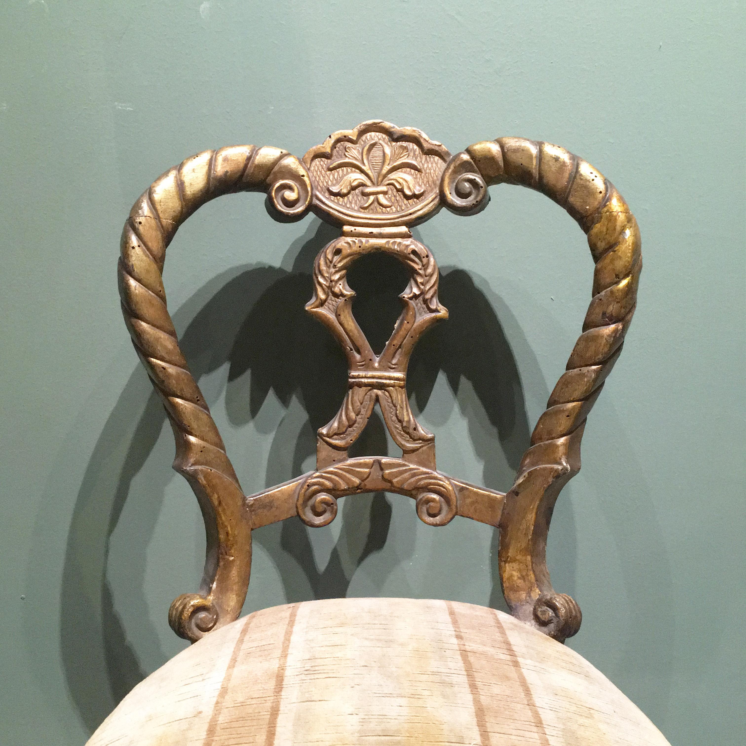 Mid-18th Century Set of Four Italian Upholstered Giltwood Chairs For Sale 4