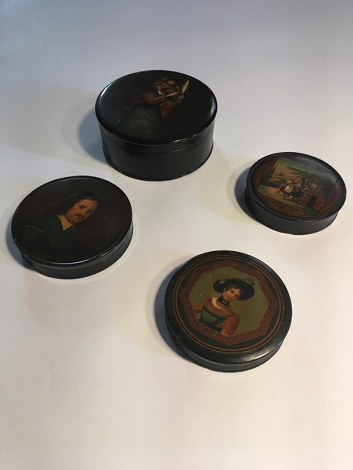 Mid-18th Century Set of Four Lacquered Wood Boxes with Portraits In Good Condition In Brescia, IT