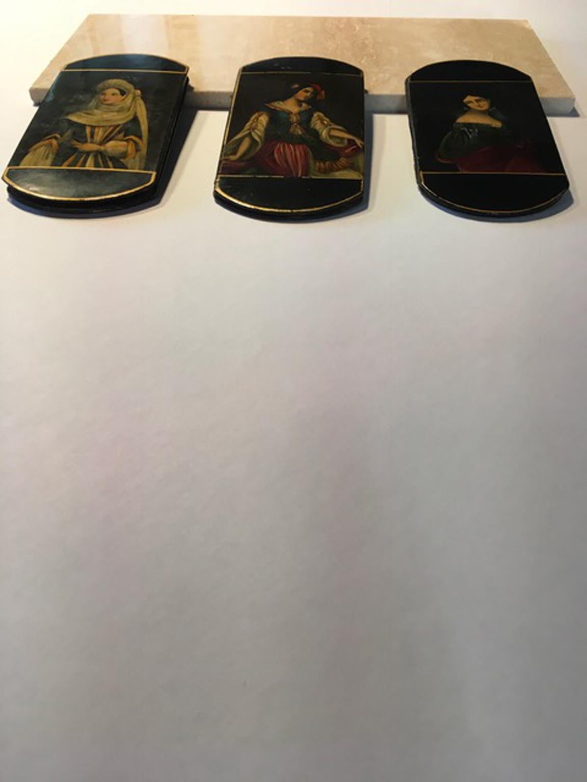 Mid-18th Century Set of Three Wood Lacquered Boxes with Portraits For Sale 7
