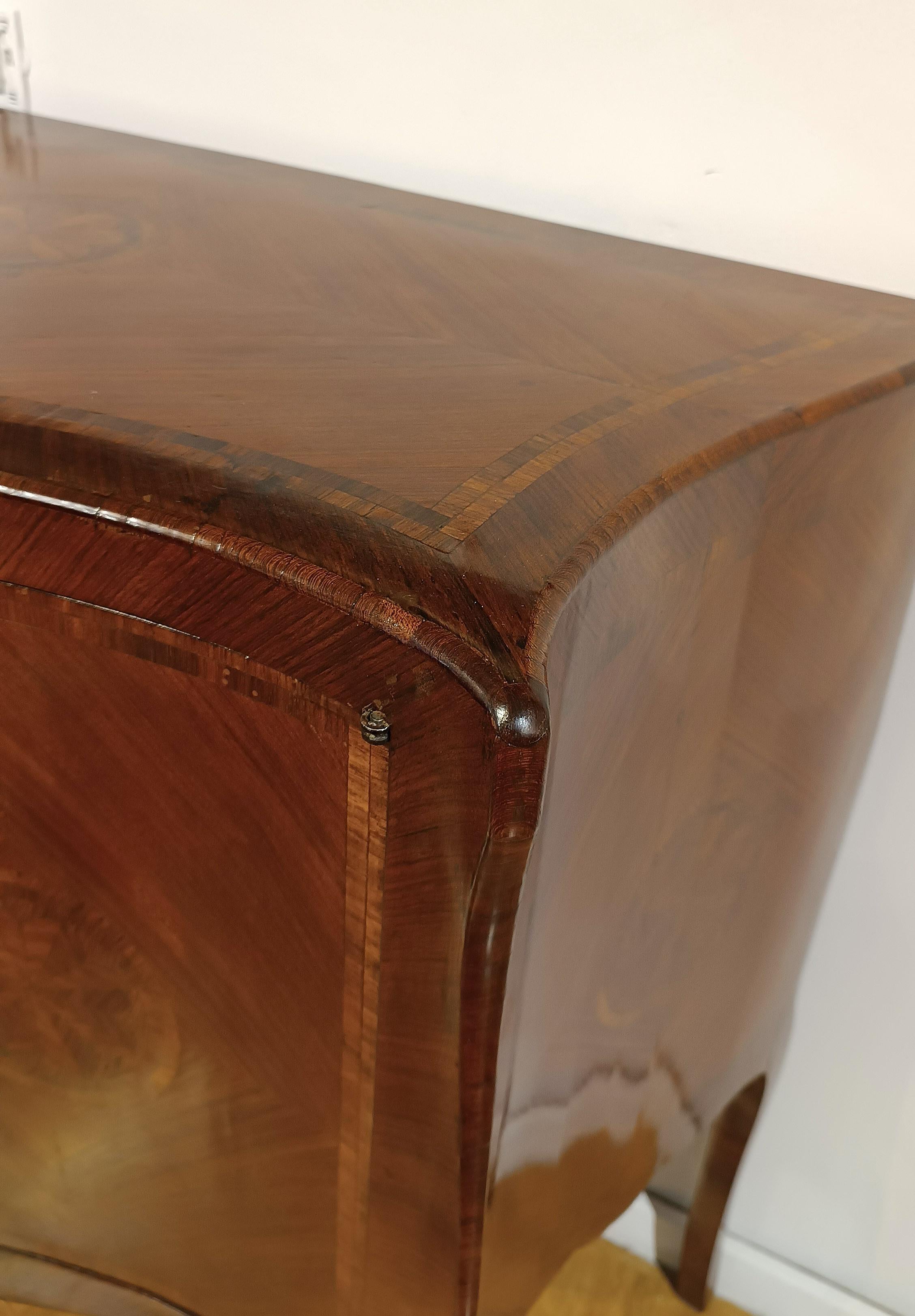 MID-18th CENTURY SMALL SIDEBOARD WITH INLAYS in vendita 1
