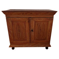 Mediados del siglo XVIII  Buffet barroco sueco con pintura original