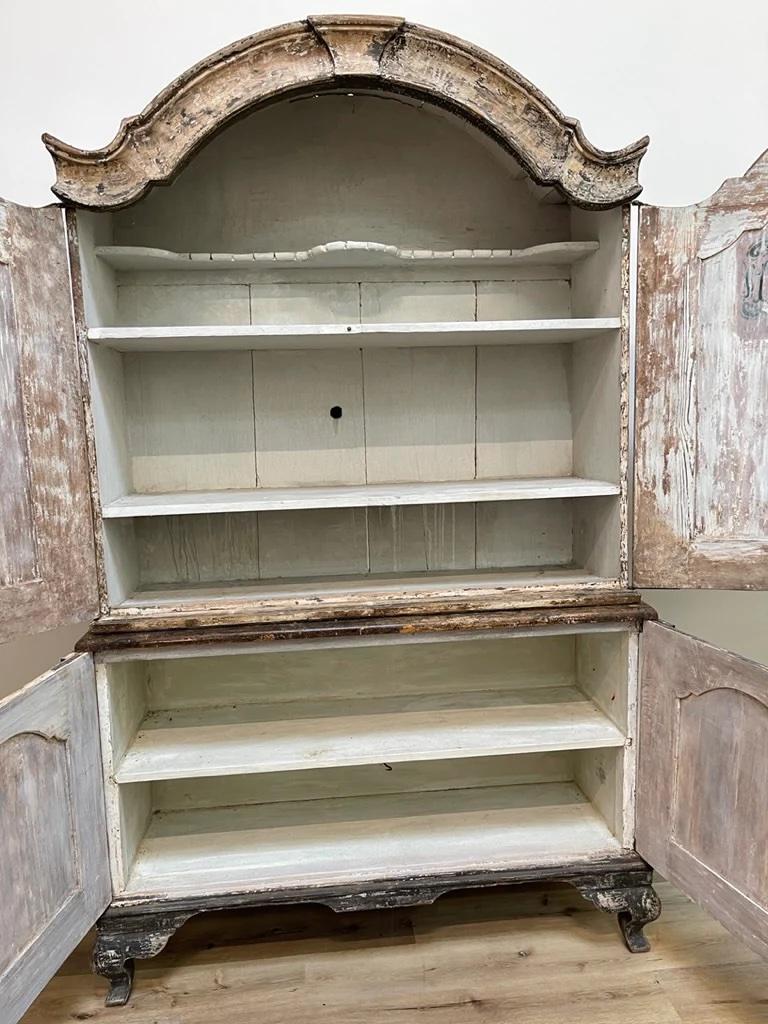 Mid 18th Century Swedish Rococo Cabinet In Good Condition In Doylestown, PA