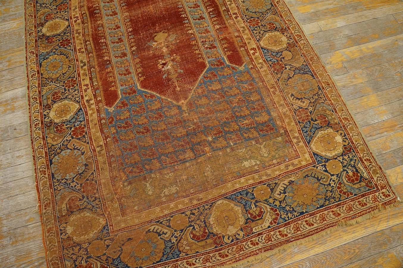 Hand-Knotted Mid 18th Century Turkish Ghiordes Prayer Carpet ( 4' x 6' -  122 x 183 ) For Sale