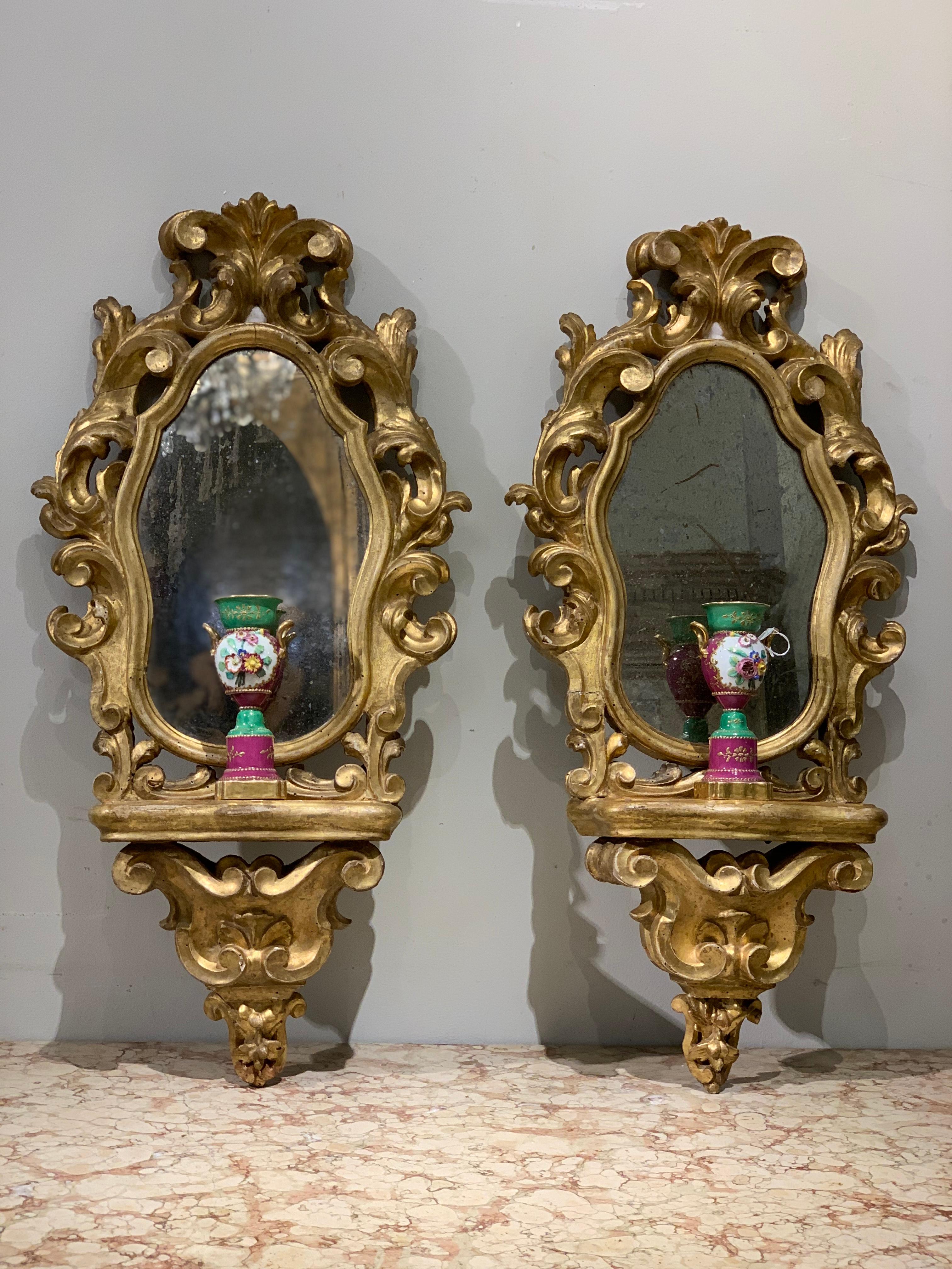 Mid 18th Century Tuscany Pair of Giltwood Mirrors For Sale 6
