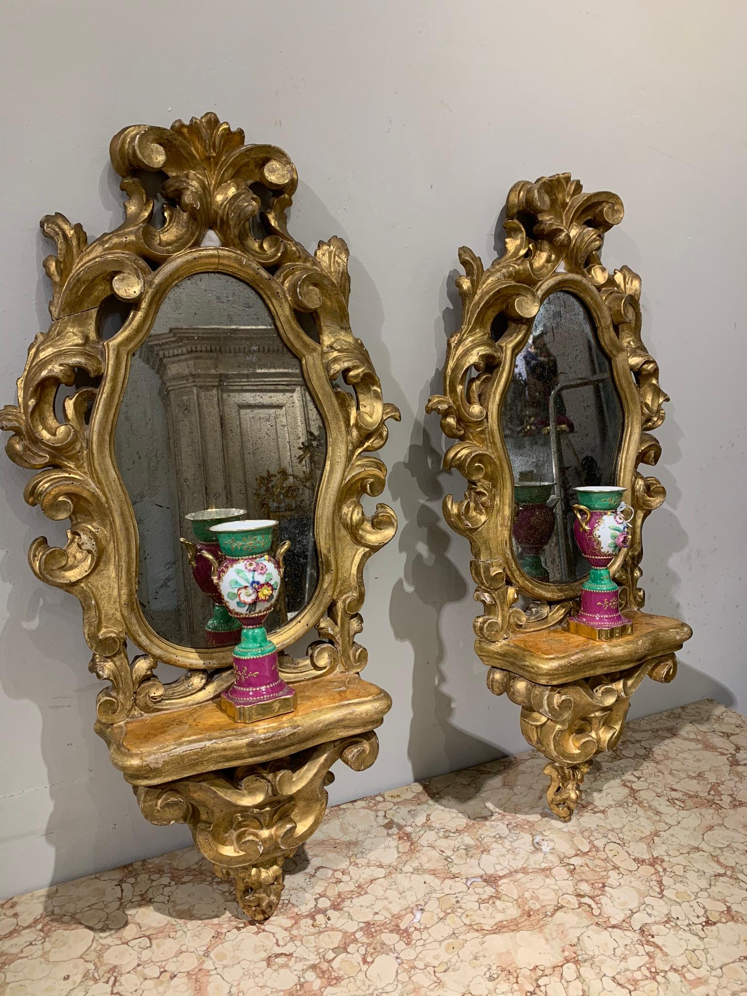 Mid 18th Century Tuscany Pair of Giltwood Mirrors For Sale 7