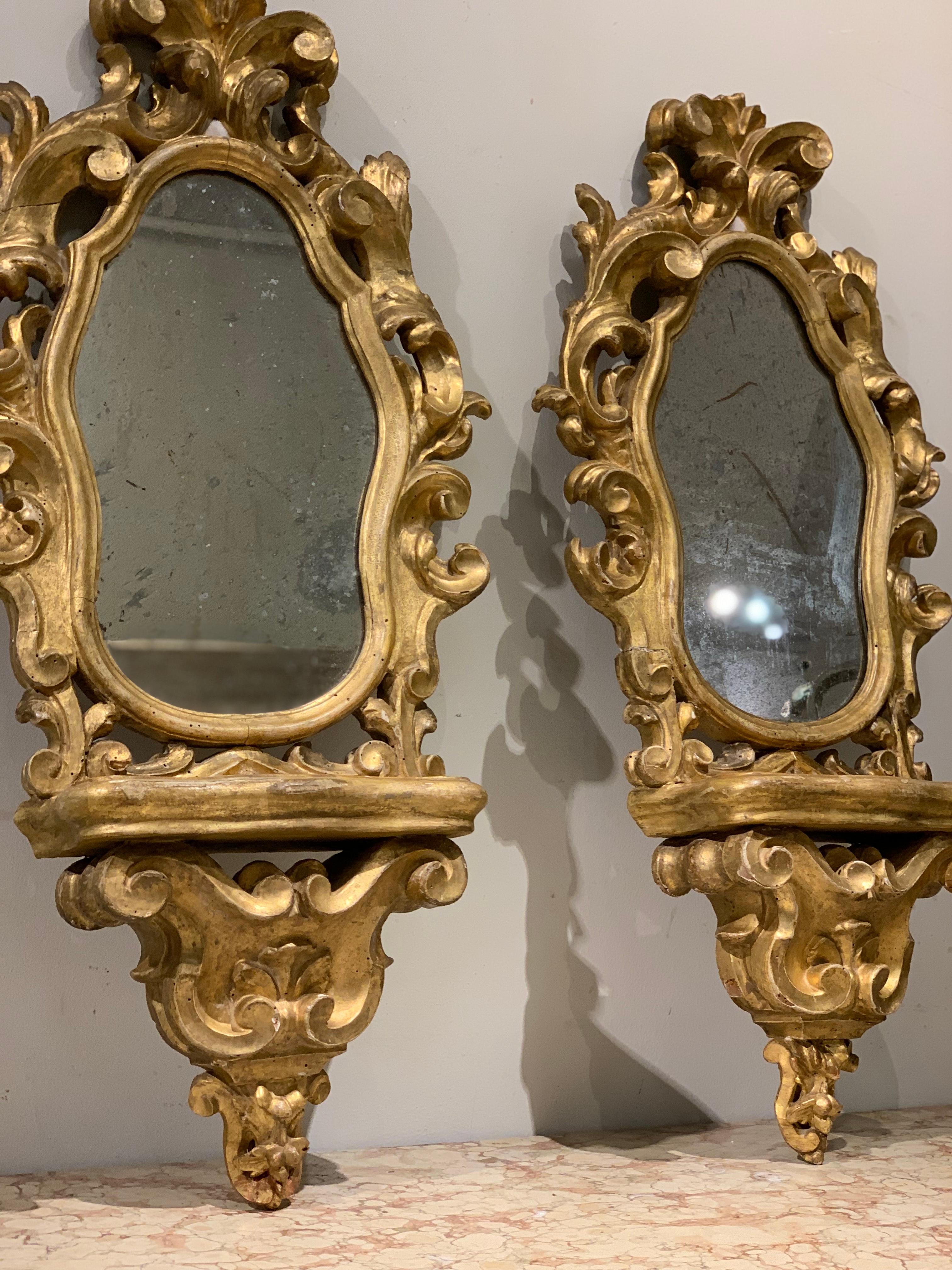Mid 18th Century Tuscany Pair of Giltwood Mirrors For Sale 5