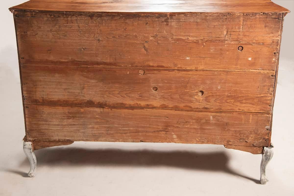 Mid-18th Century Venetian Cherrywood Chest of Drawers with Distressed Finish For Sale 11