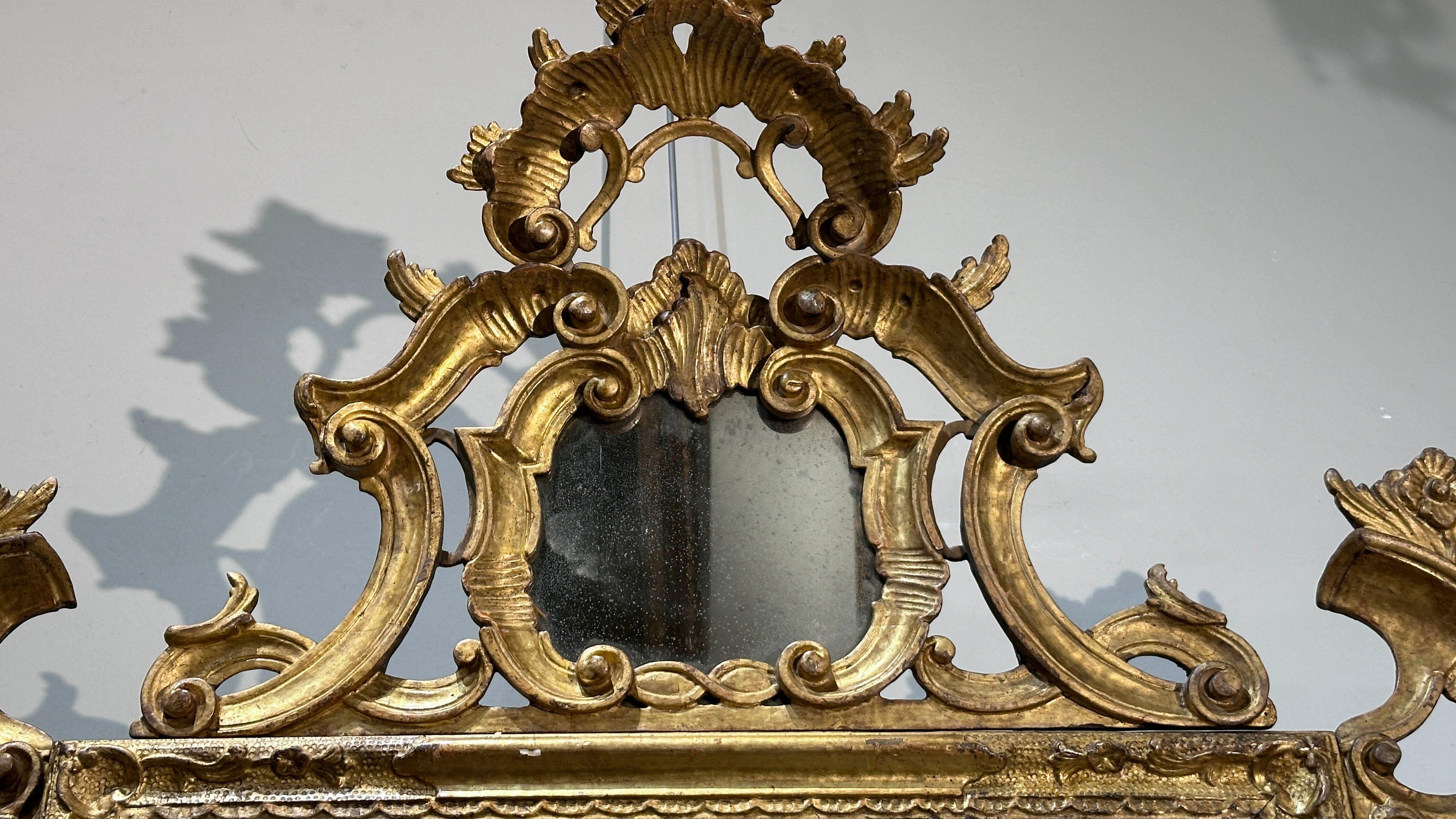 MID 18th CENTURY VENETIAN LOUIS XV MIRROR  In Good Condition For Sale In Firenze, FI