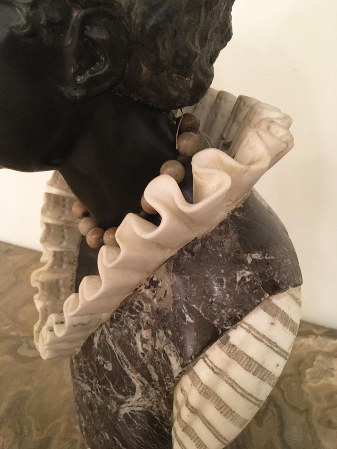 Mediados del siglo XVIII Venezia Italia Escultura de mármol negro Busto de mujer joven en venta 8