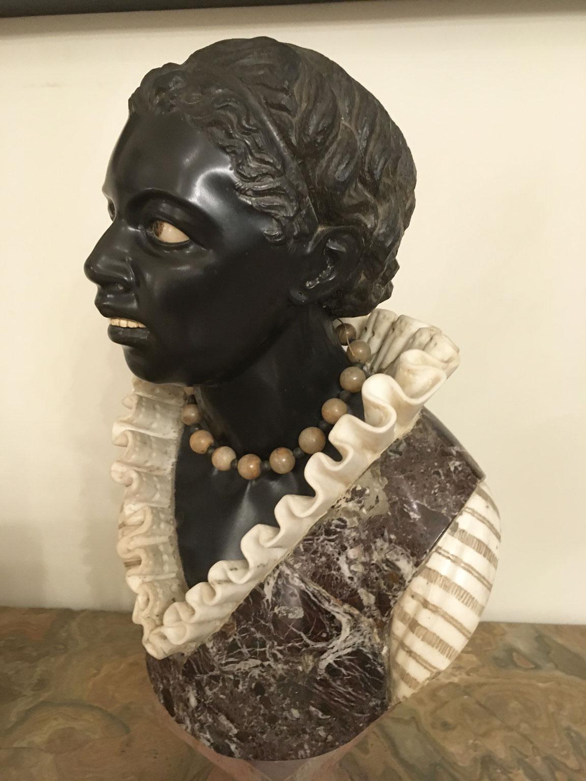 Mediados del siglo XVIII Venezia Italia Escultura de mármol negro Busto de mujer joven Italiano en venta