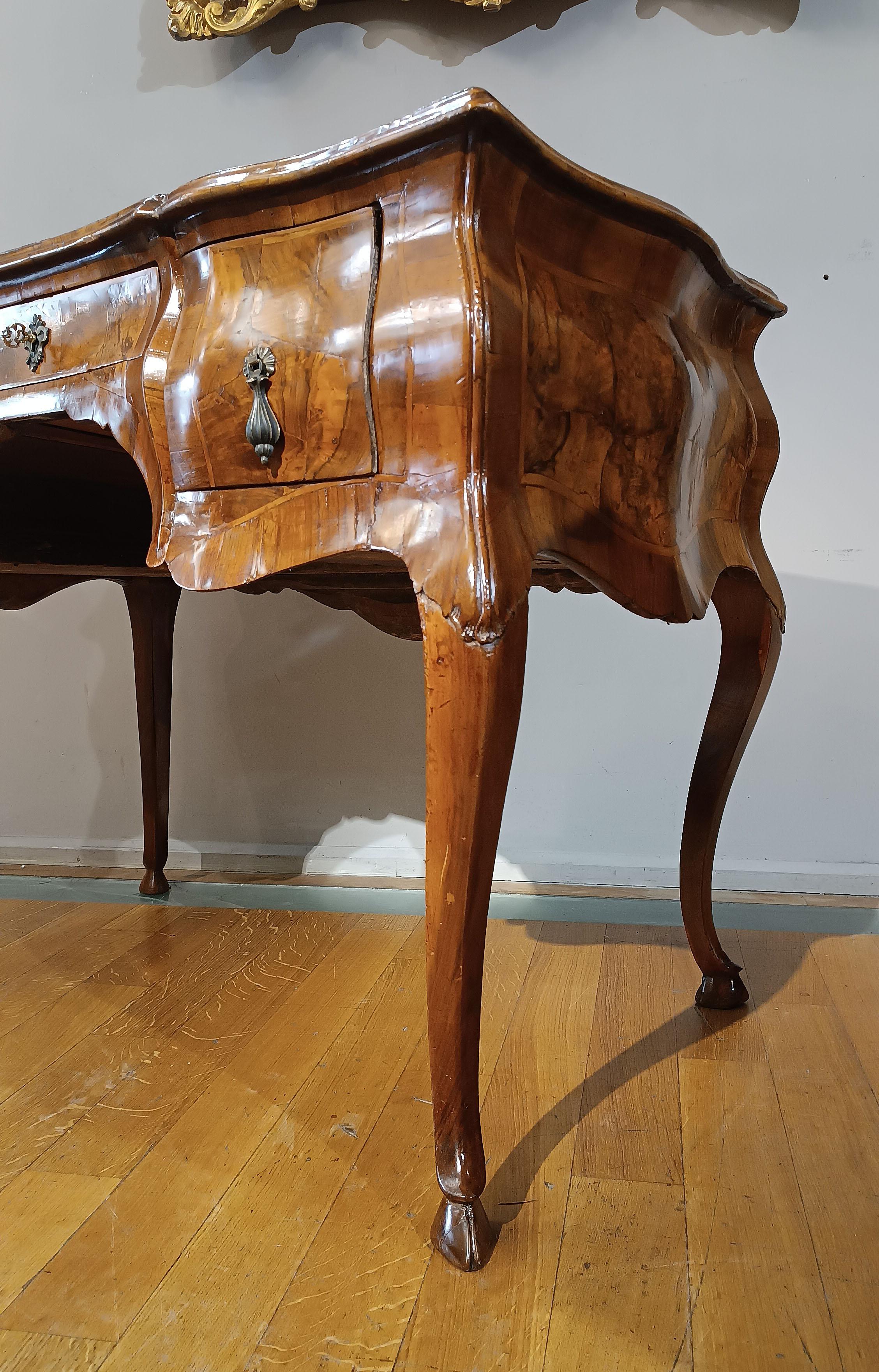 MID-18th CENTURY WOODEN WRITING DESK LOUIS XV in vendita 1