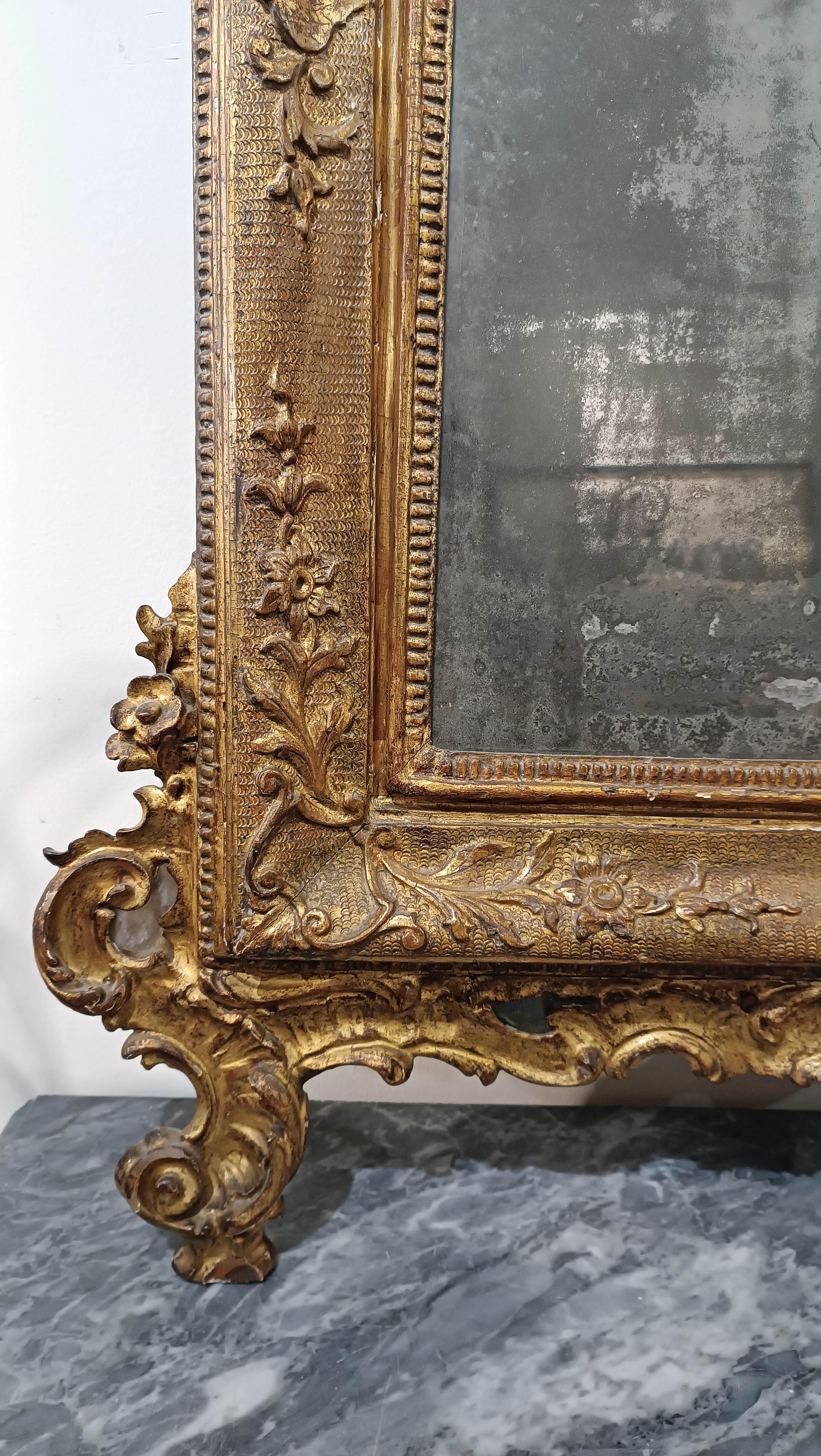 Carved MID 18th CETURY VENETIAN LOUIS XV MIRROR For Sale