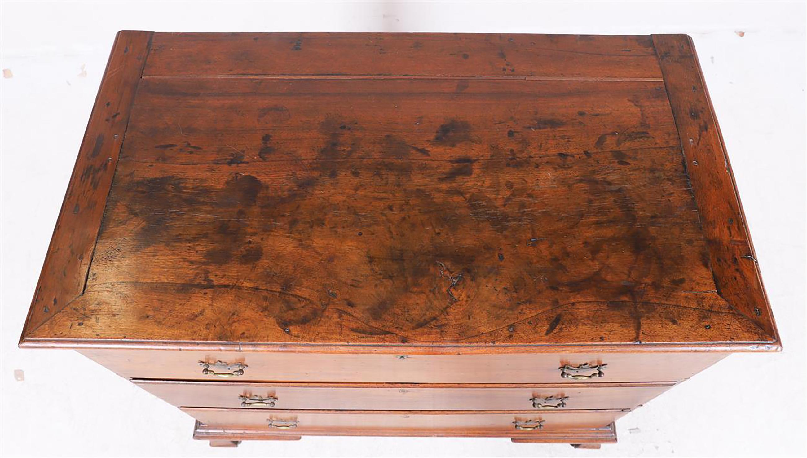 American Colonial Mid-18th Century Colonial Virginia Walnut Chest of Drawers For Sale