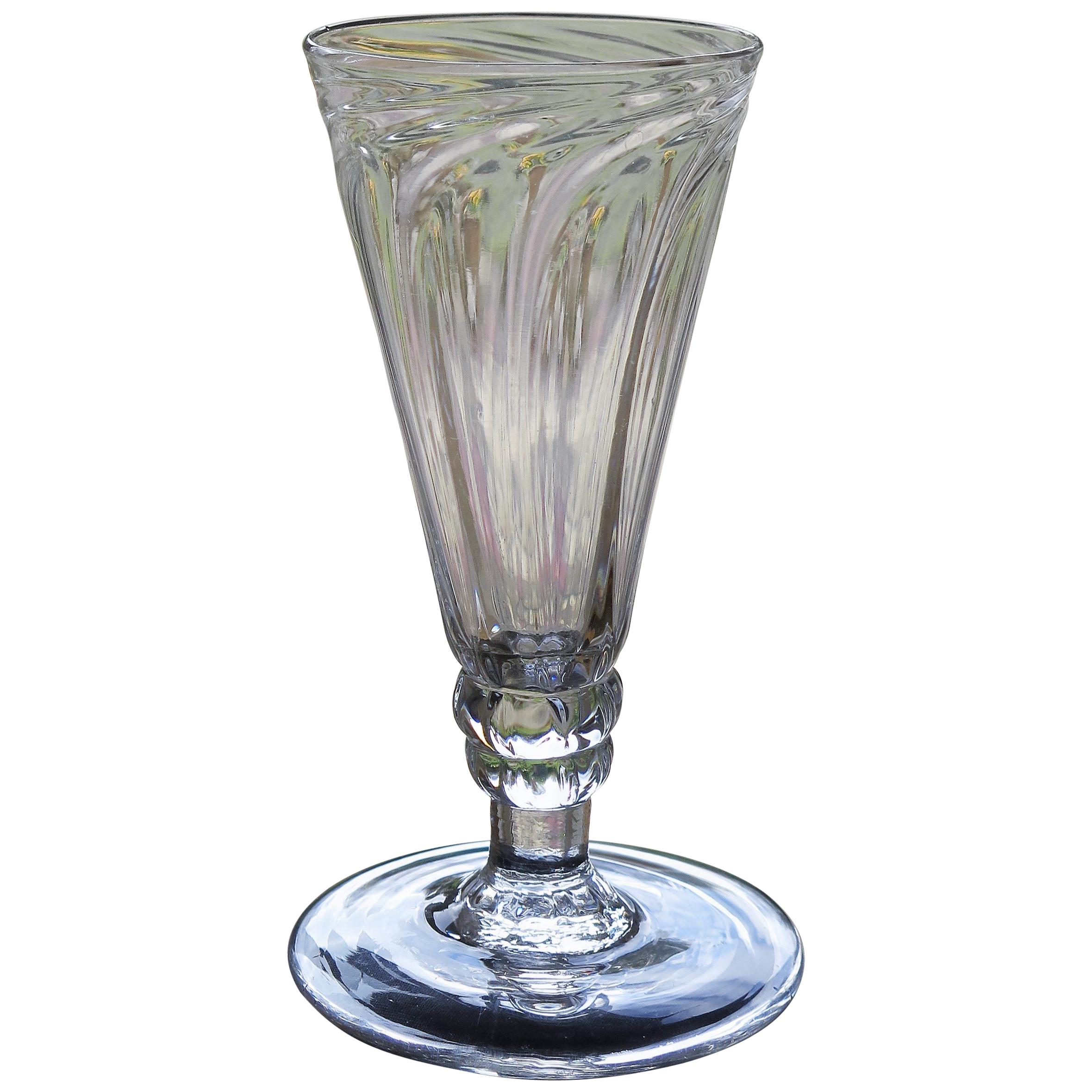 Verre à bière nain Wrythen Bowl soufflé à la main, Angleterre vers 1760, milieu du 18e siècle