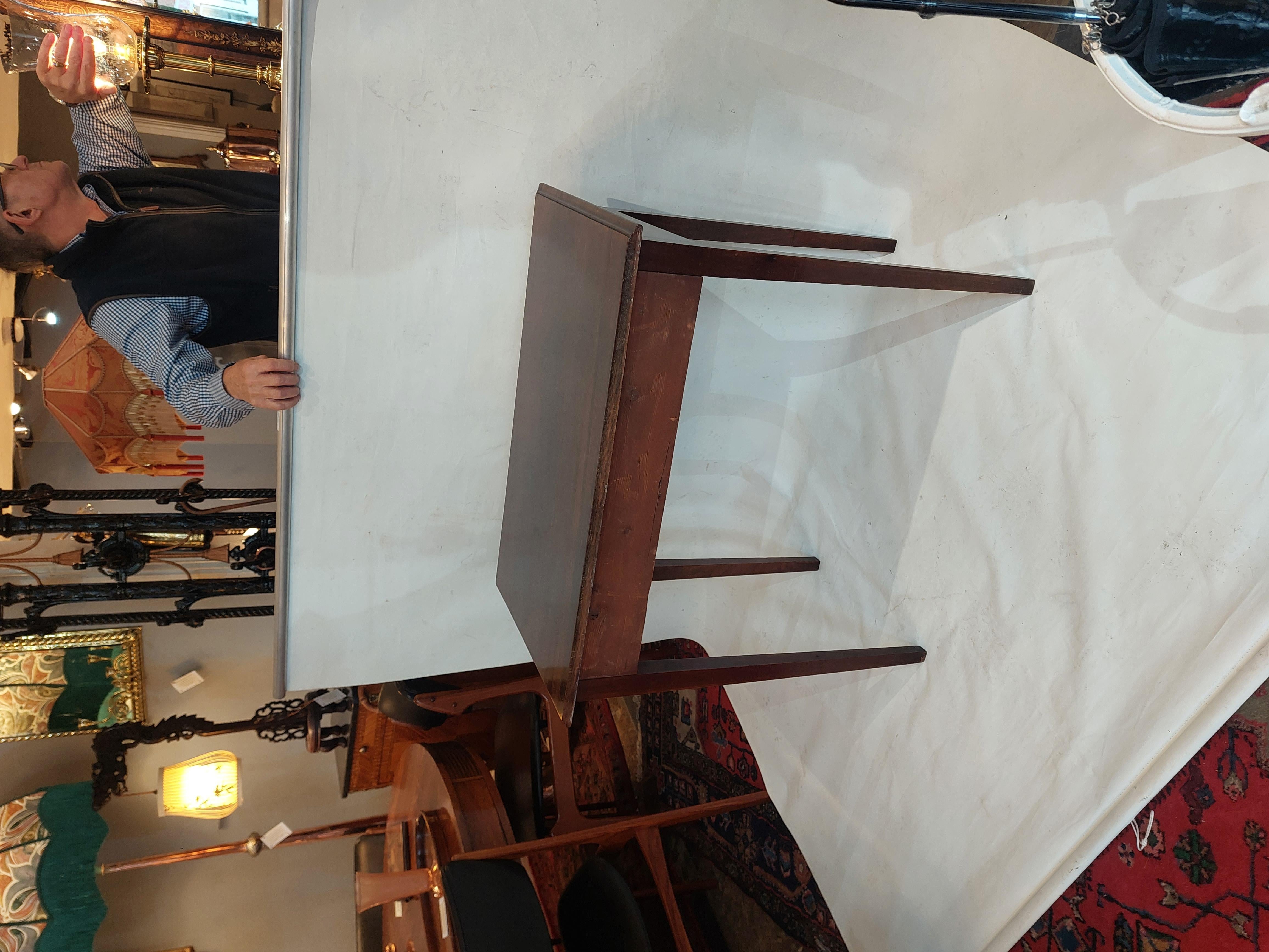 Table de hall en acajou de style géorgien du milieu du XVIIIe siècle en vente 5