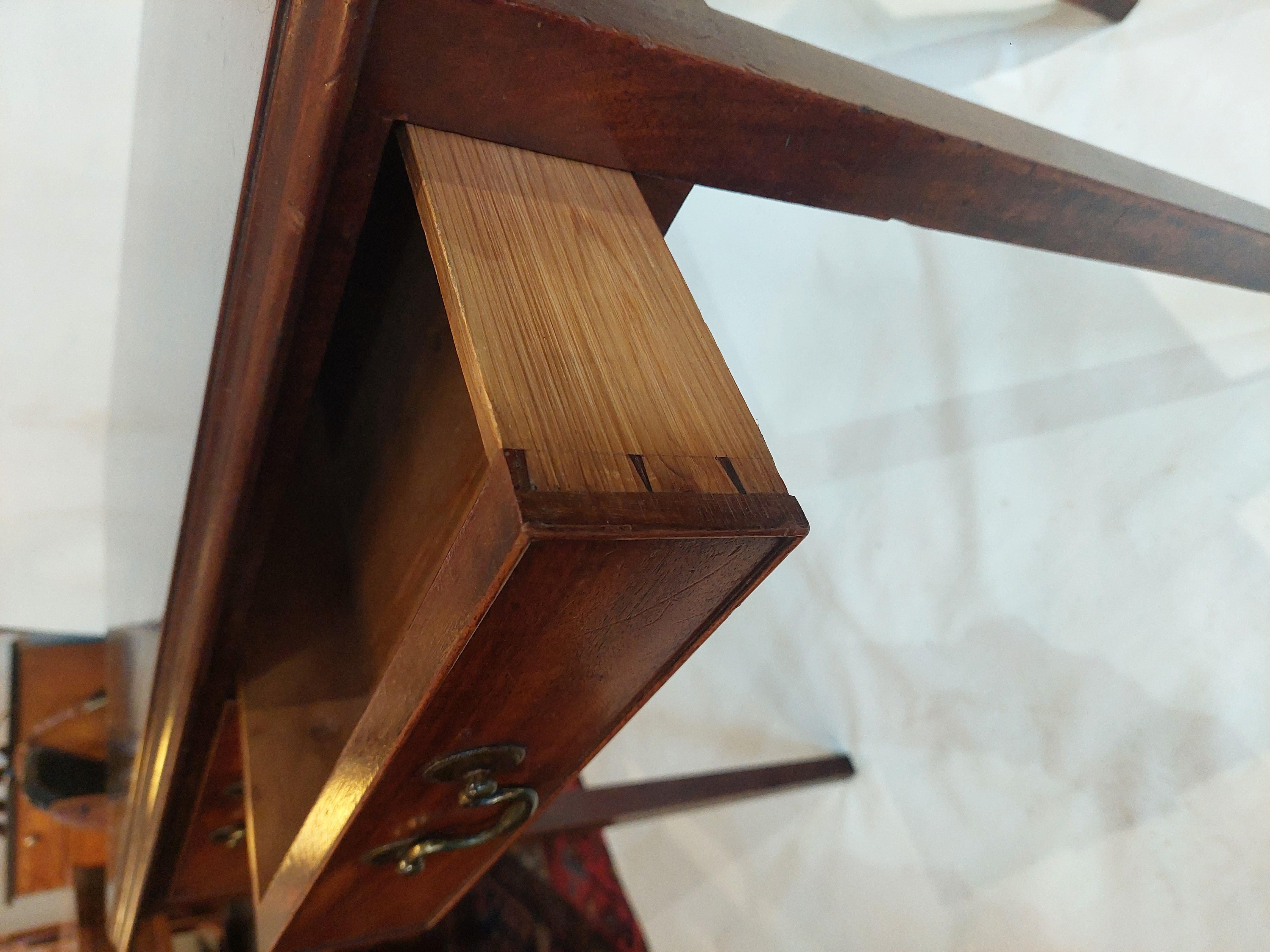 Table de hall en acajou de style géorgien du milieu du XVIIIe siècle en vente 1