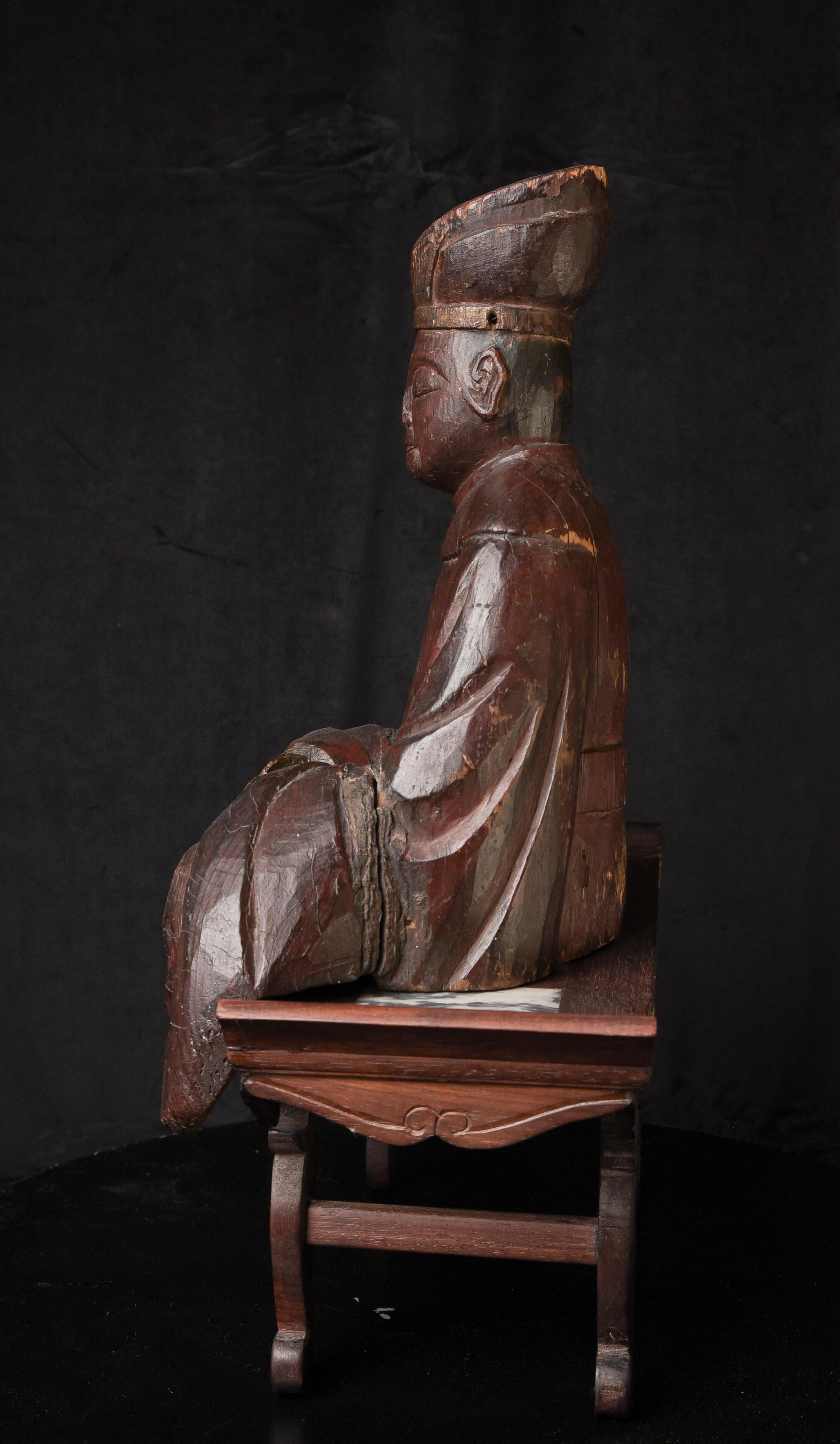 Sculpté à la main Figure bouddhiste japonaise du milieu du XVIIIe siècle. Pièce sublime avec une merveilleuse patine de plus de 250 ans en vente