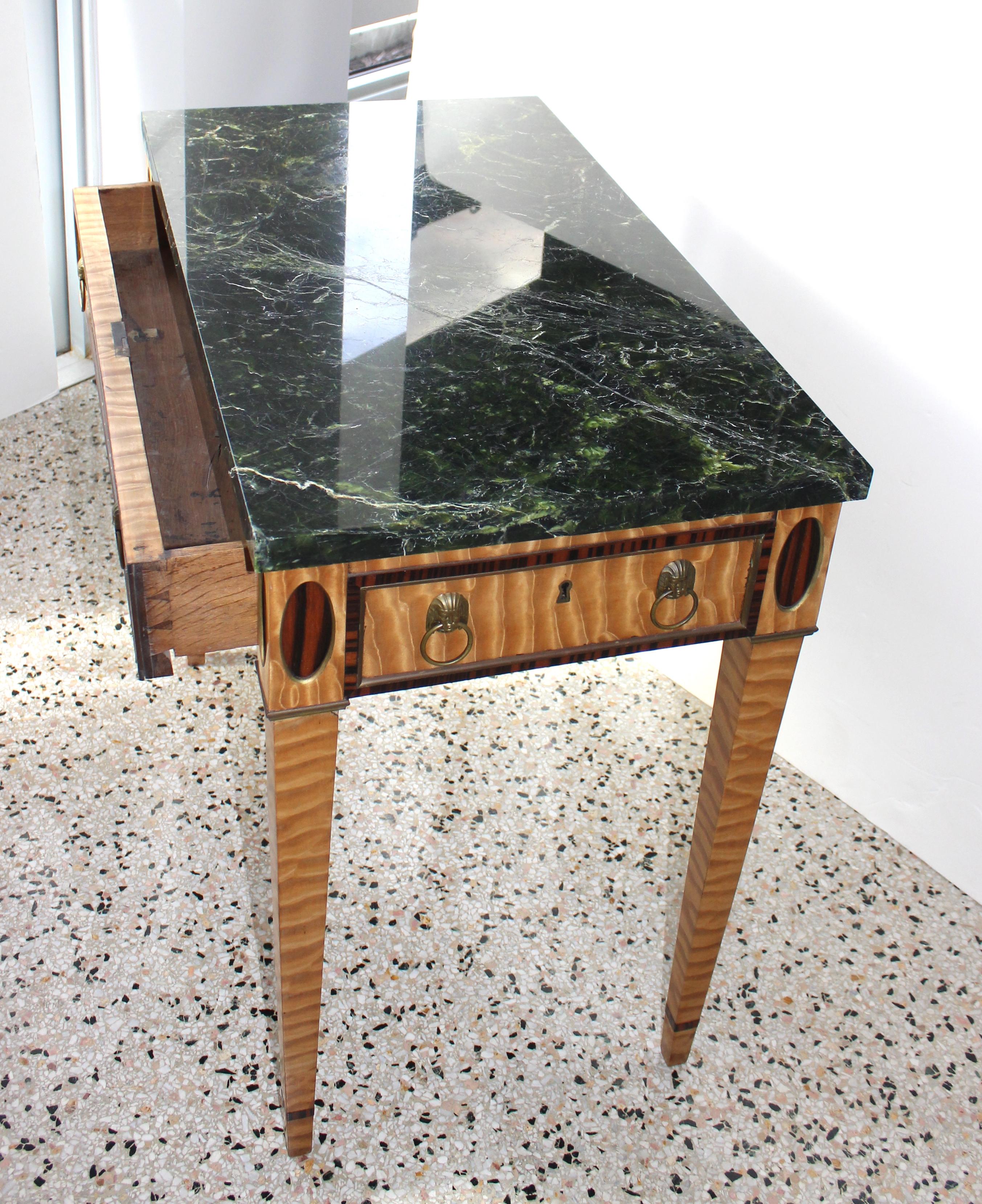 Mid-19 Century American Side Table in Ribbon Satinwood and Marble 7