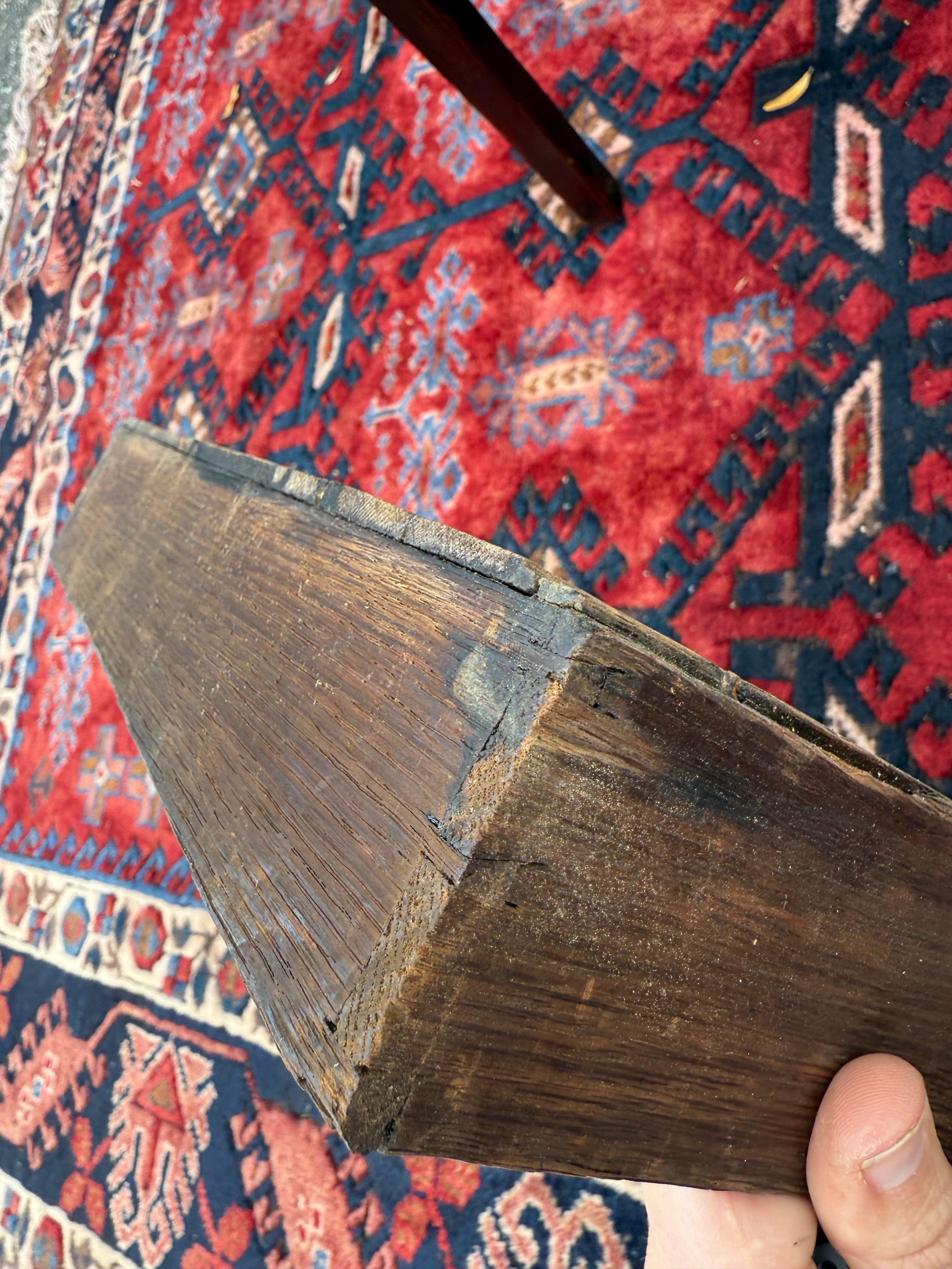 Mid-19 Century Federal Mahogany With Inlay Table For Sale 9