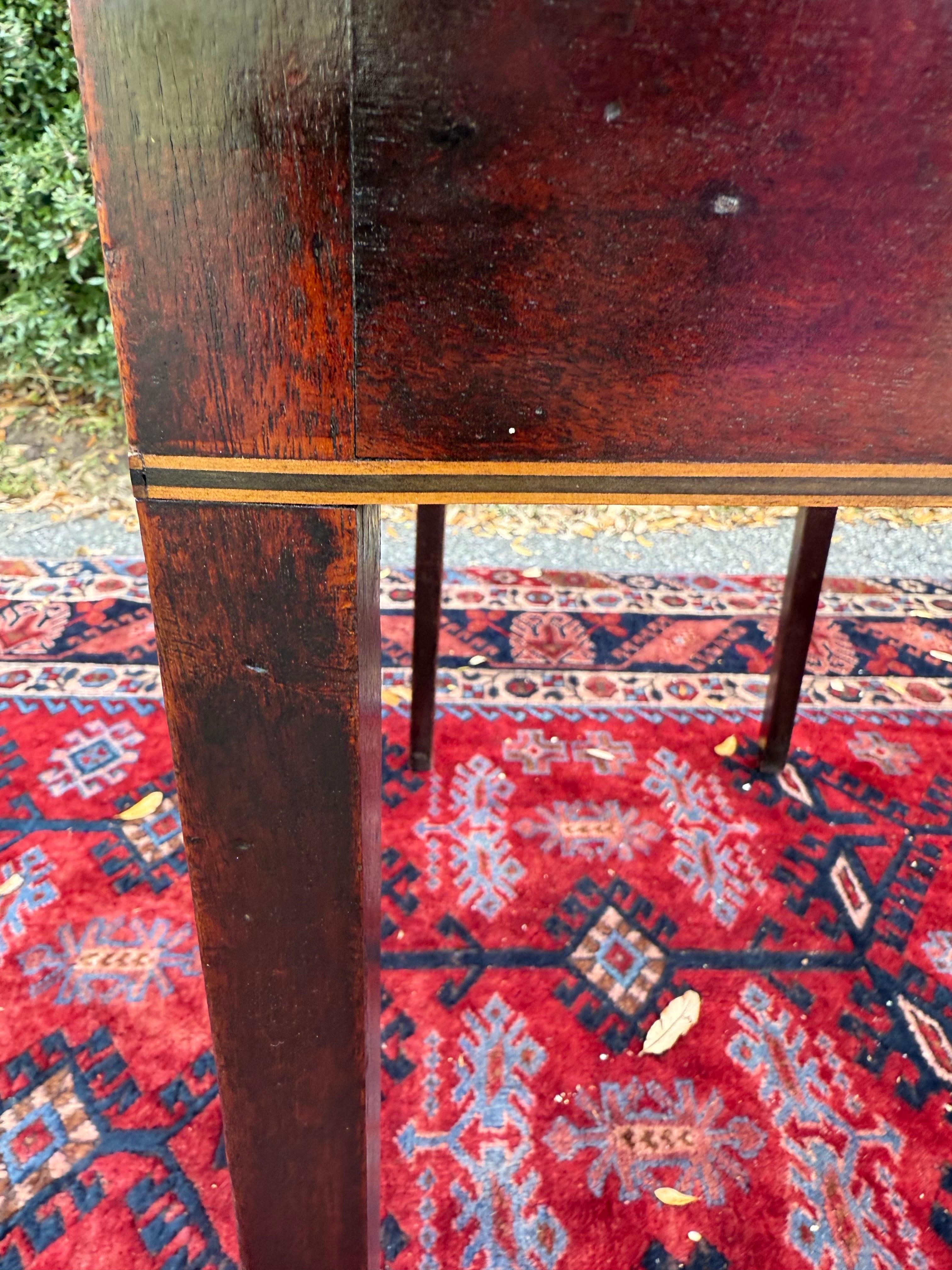 Mid-19 Century Federal Mahogany With Inlay Table For Sale 3