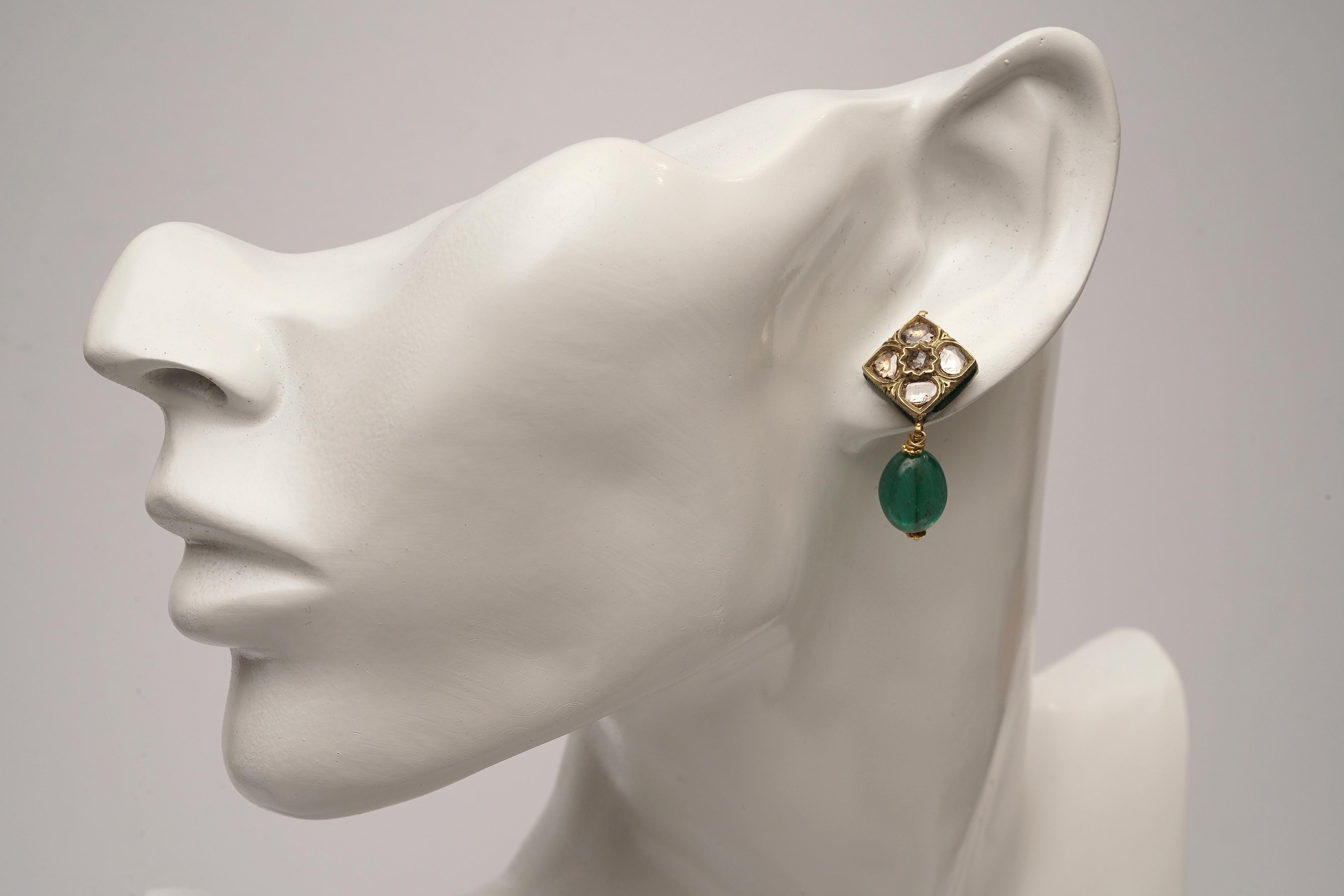 Diamond Emerald 22 Karat Drop Earrings with Indian Kundan Enamel Work, Mid-1900s In Good Condition In Nantucket, MA