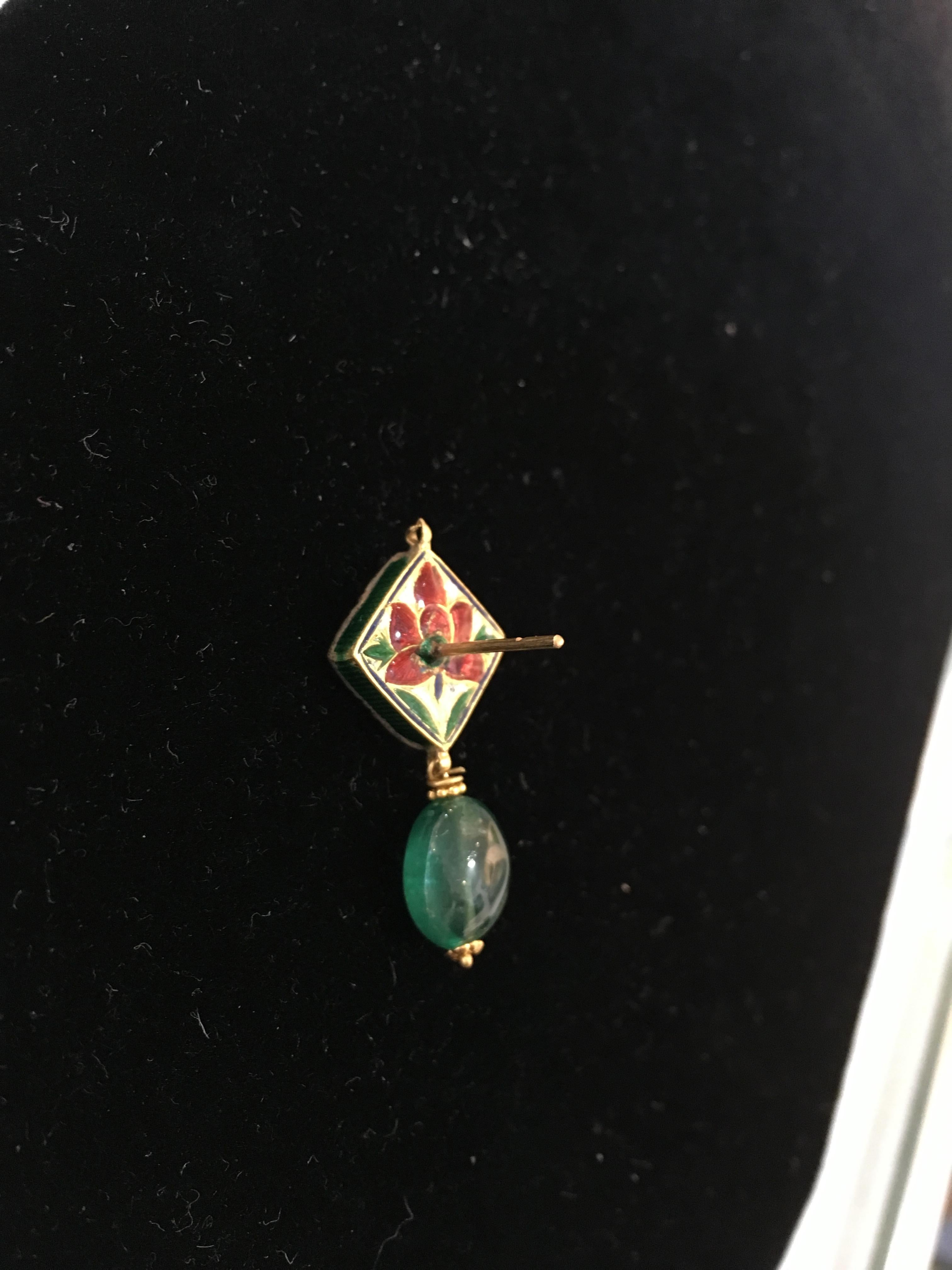 Diamond Emerald 22 Karat Drop Earrings with Indian Kundan Enamel Work, Mid-1900s 1