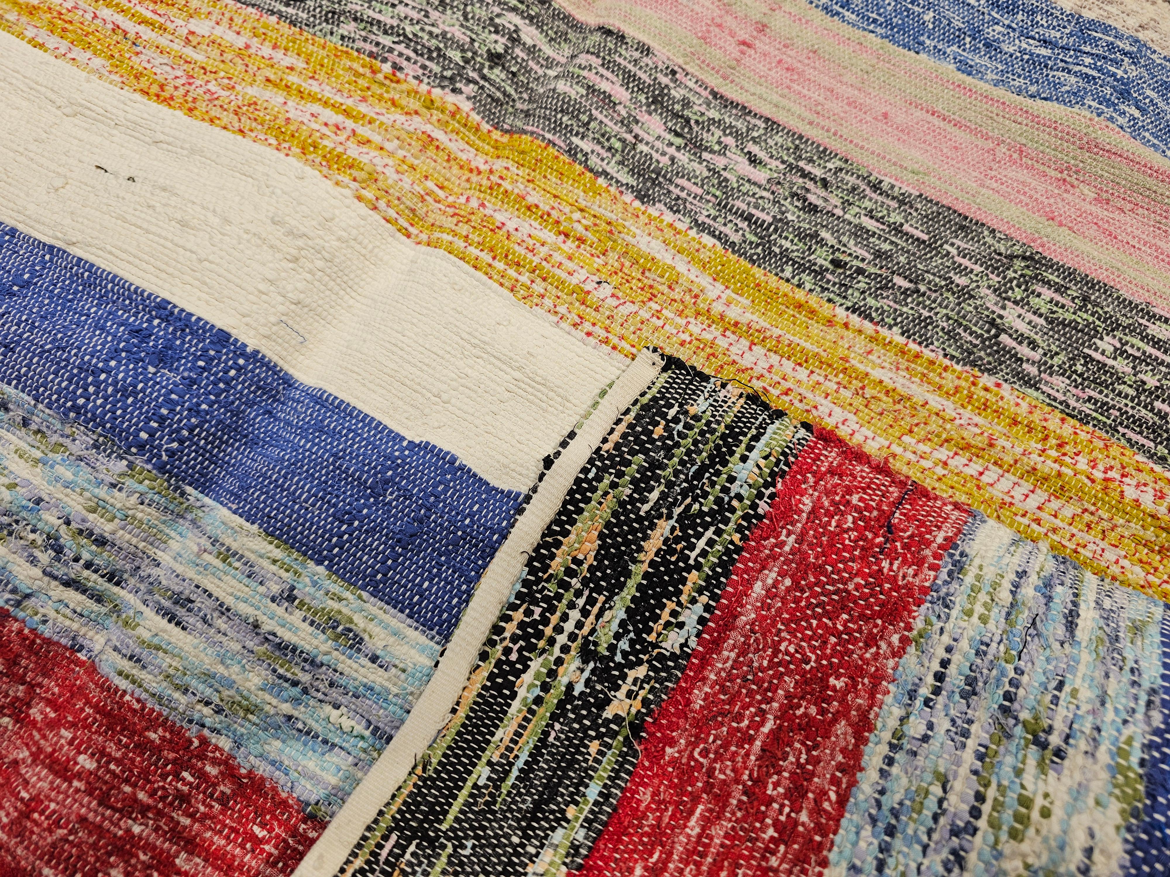 XX secolo Mid 1900s American Rag Rug with Scandinavian Kilim-Inspired Pattern and Colors in vendita