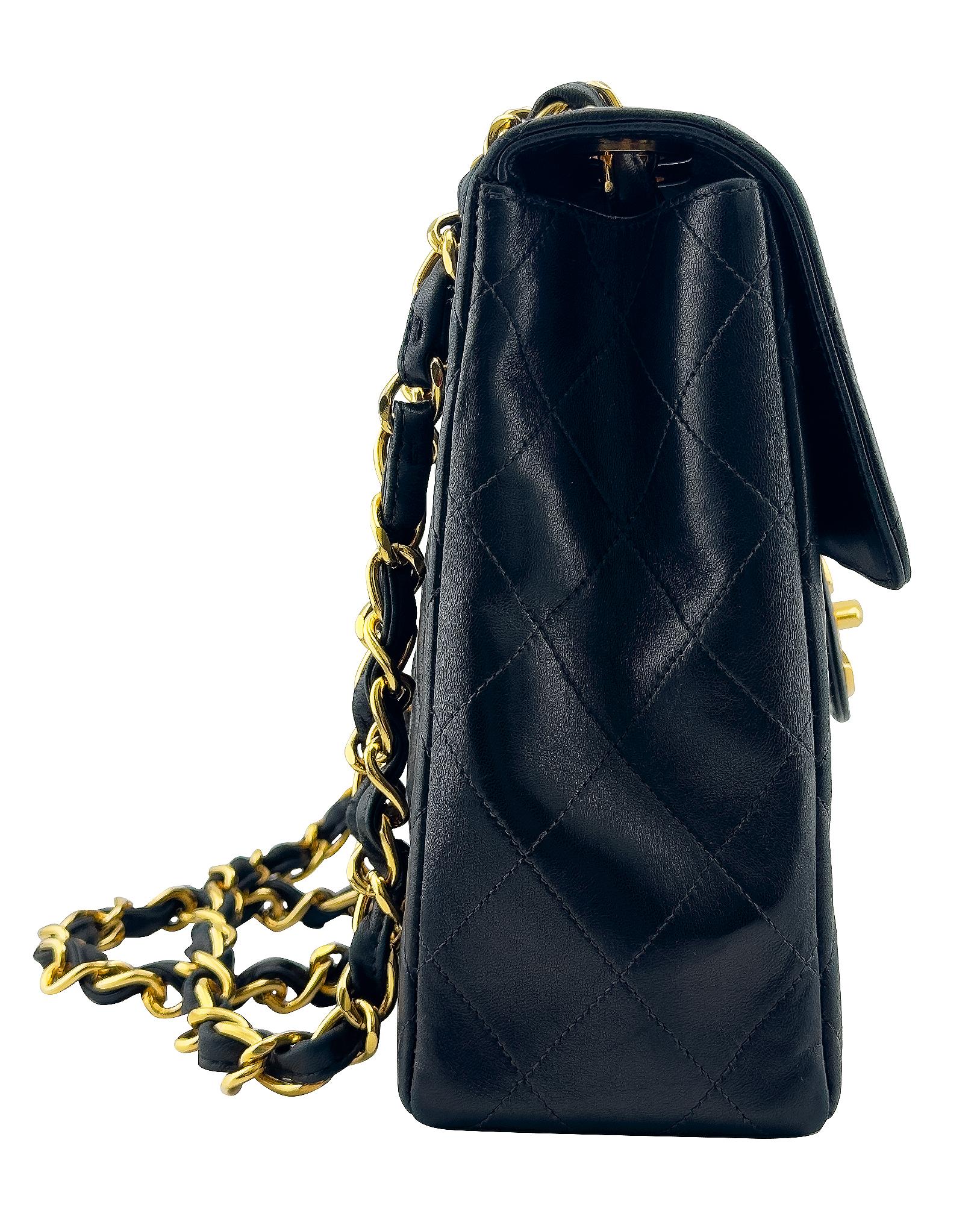 Women's Mid 1990s Chanel Black Quilted Lambskin Jumbo Flap Bag with 24K Gold Hardware For Sale