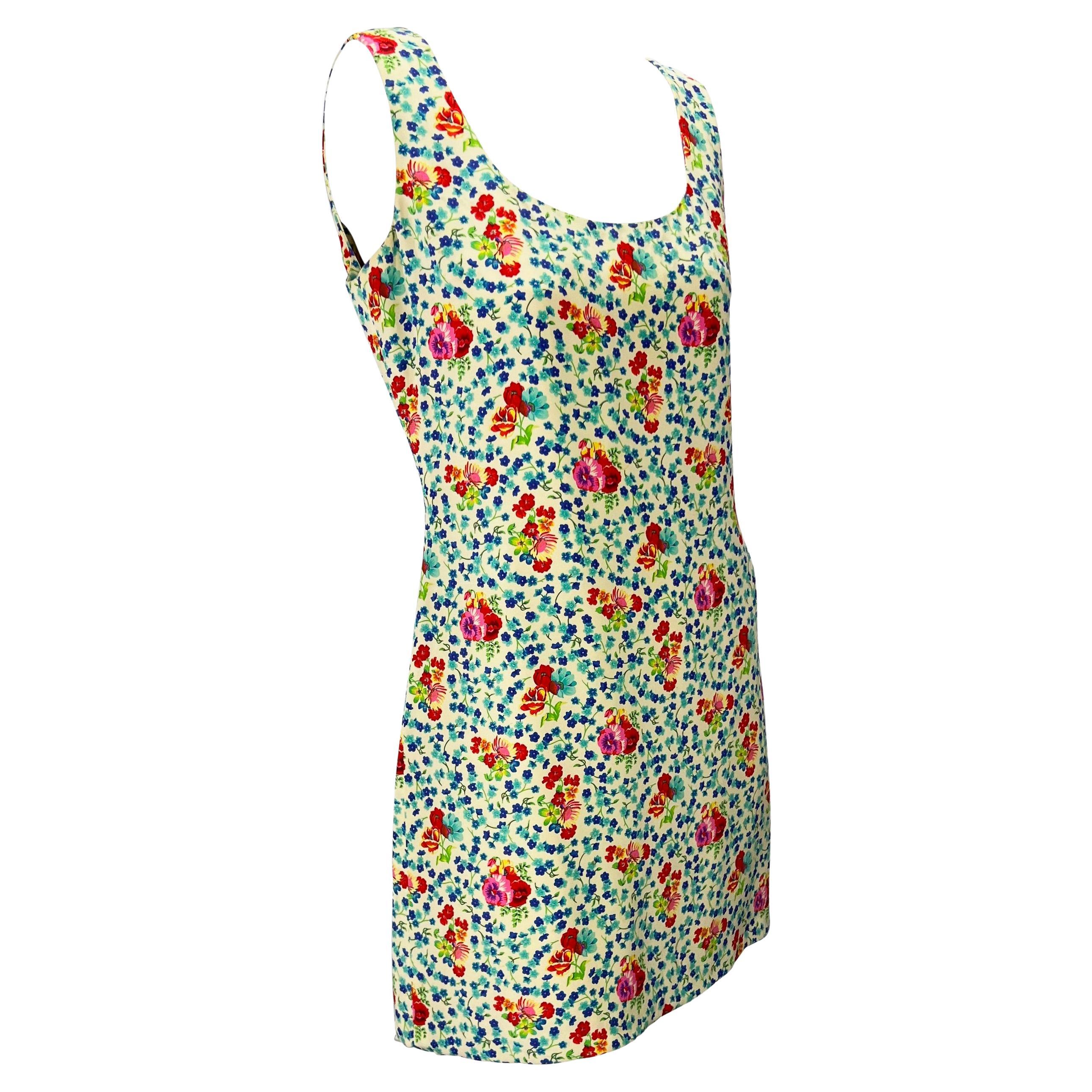 Vestido floral sin mangas Gianni Versace Couture de mediados de los 90 en venta 1