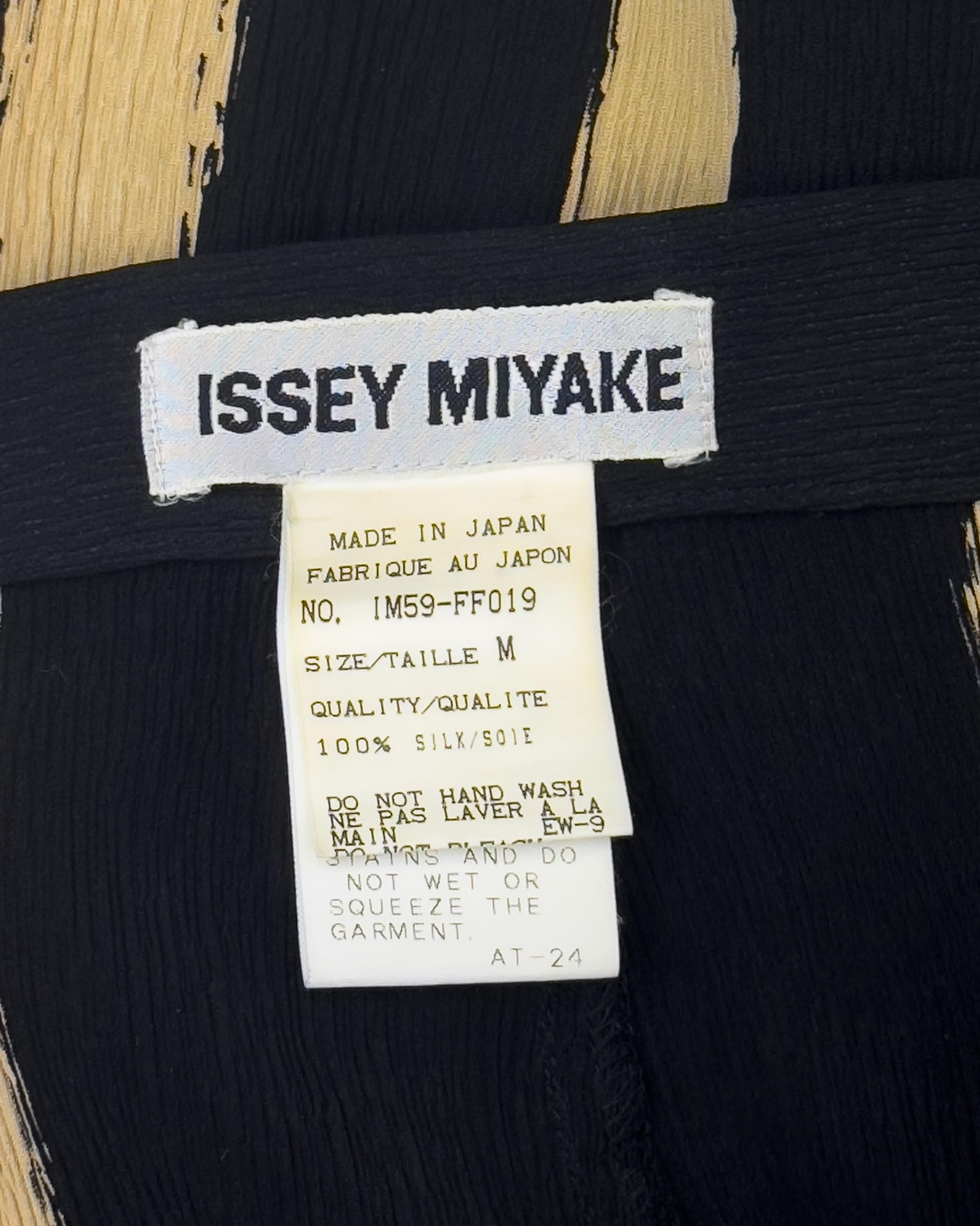 Mid 1990s Issey Miyake Black and Beige Plisse Pants Damen im Angebot