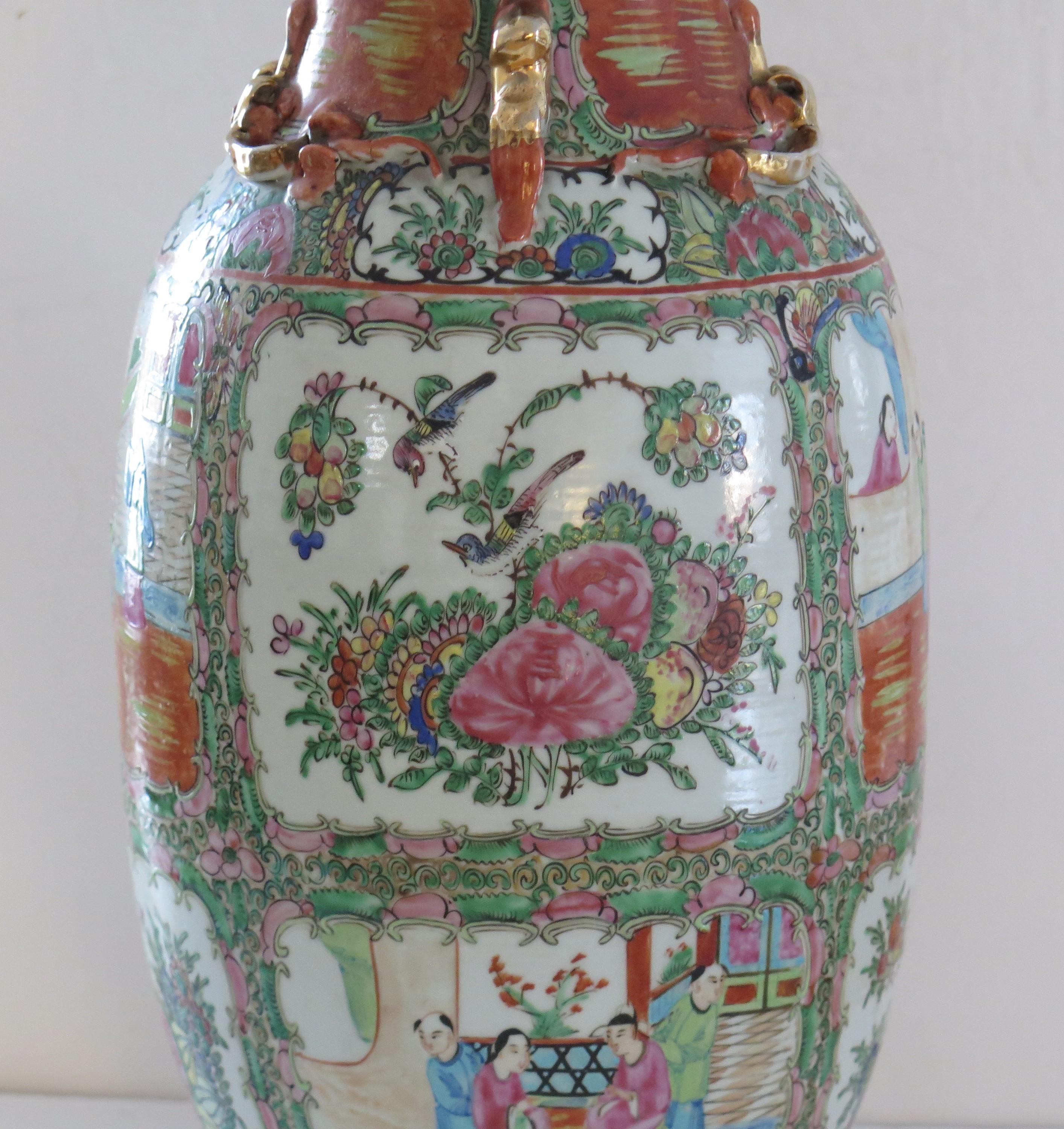 Große chinesische Export-Vase mit Rosenmedaillon aus Porzellan, Qing, um 1850 im Angebot 2