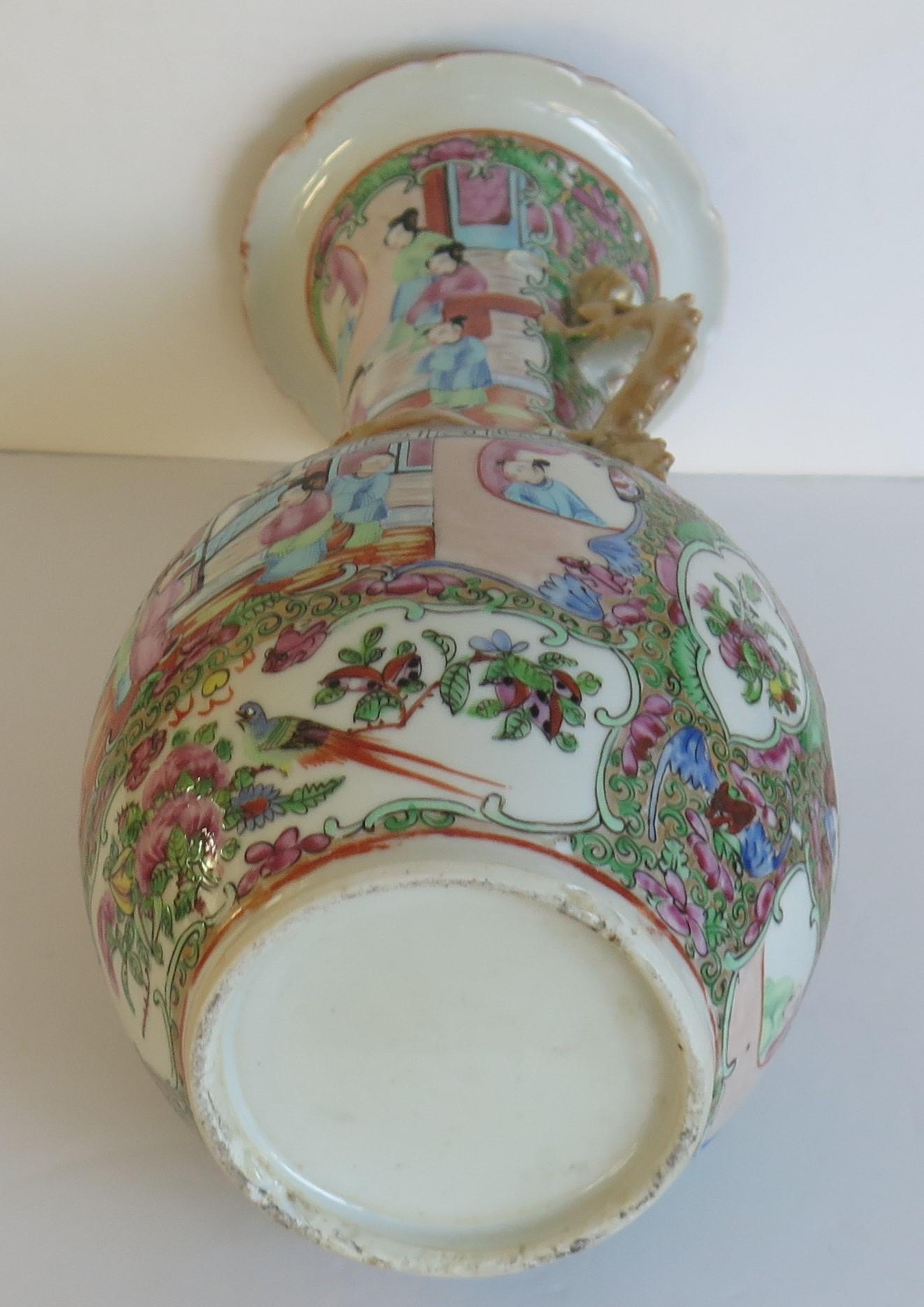 Chinese Export Vase Rose Medallion Porcelain, Qing Ca. 1850 12