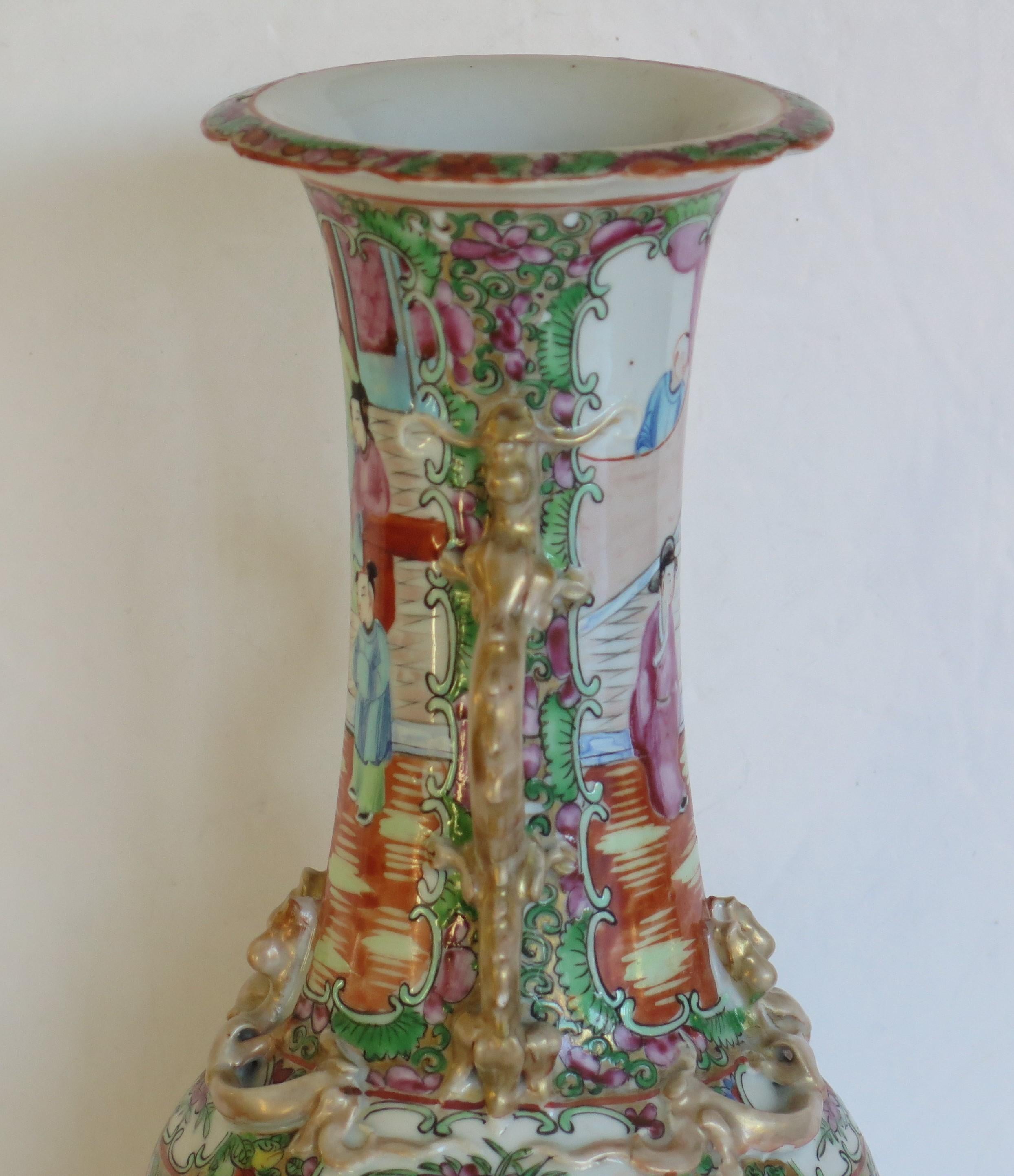 Chinese Export Vase Rose Medallion Porcelain, Qing Ca. 1850 2