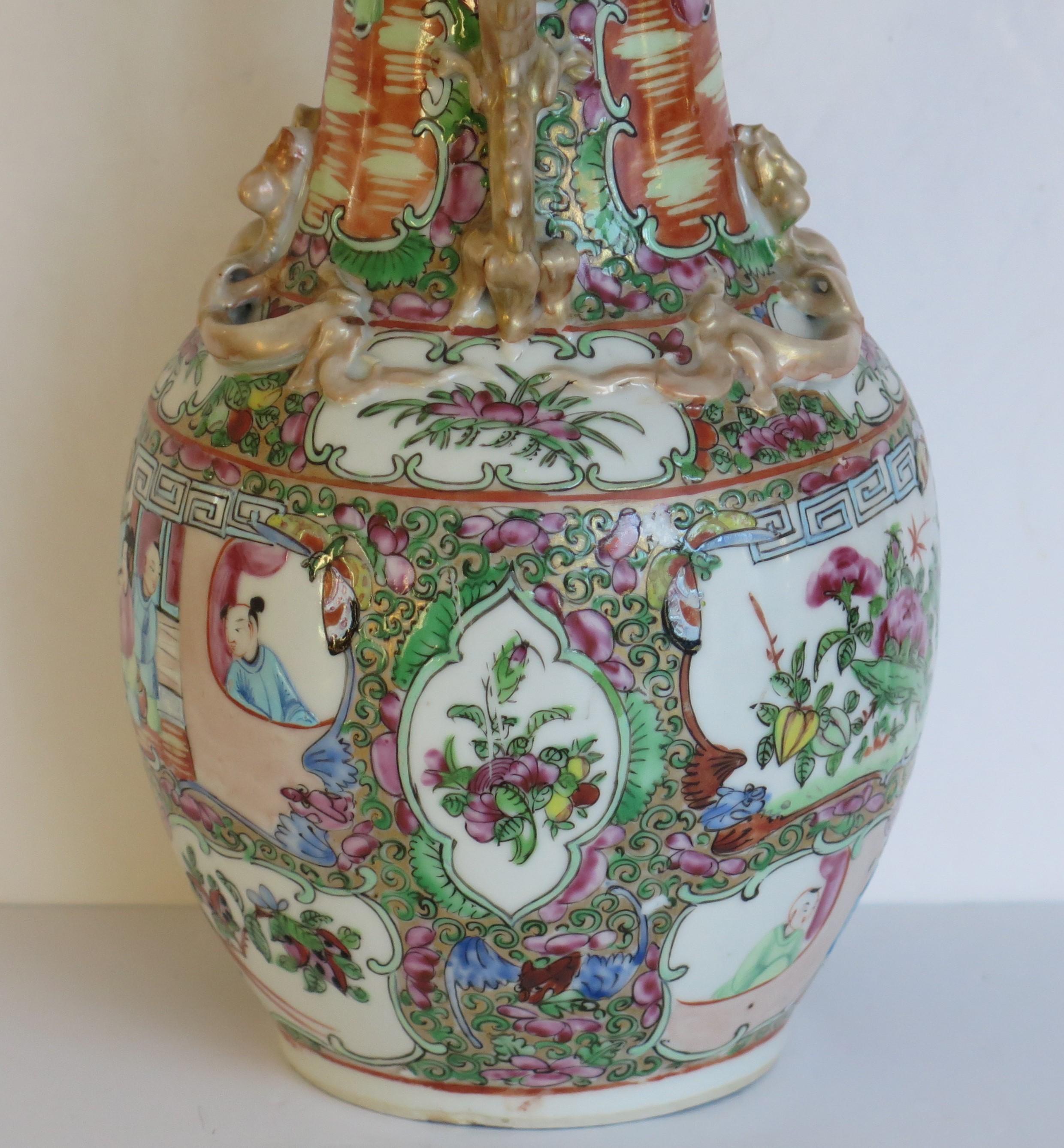 Chinese Export Vase Rose Medallion Porcelain, Qing Ca. 1850 3