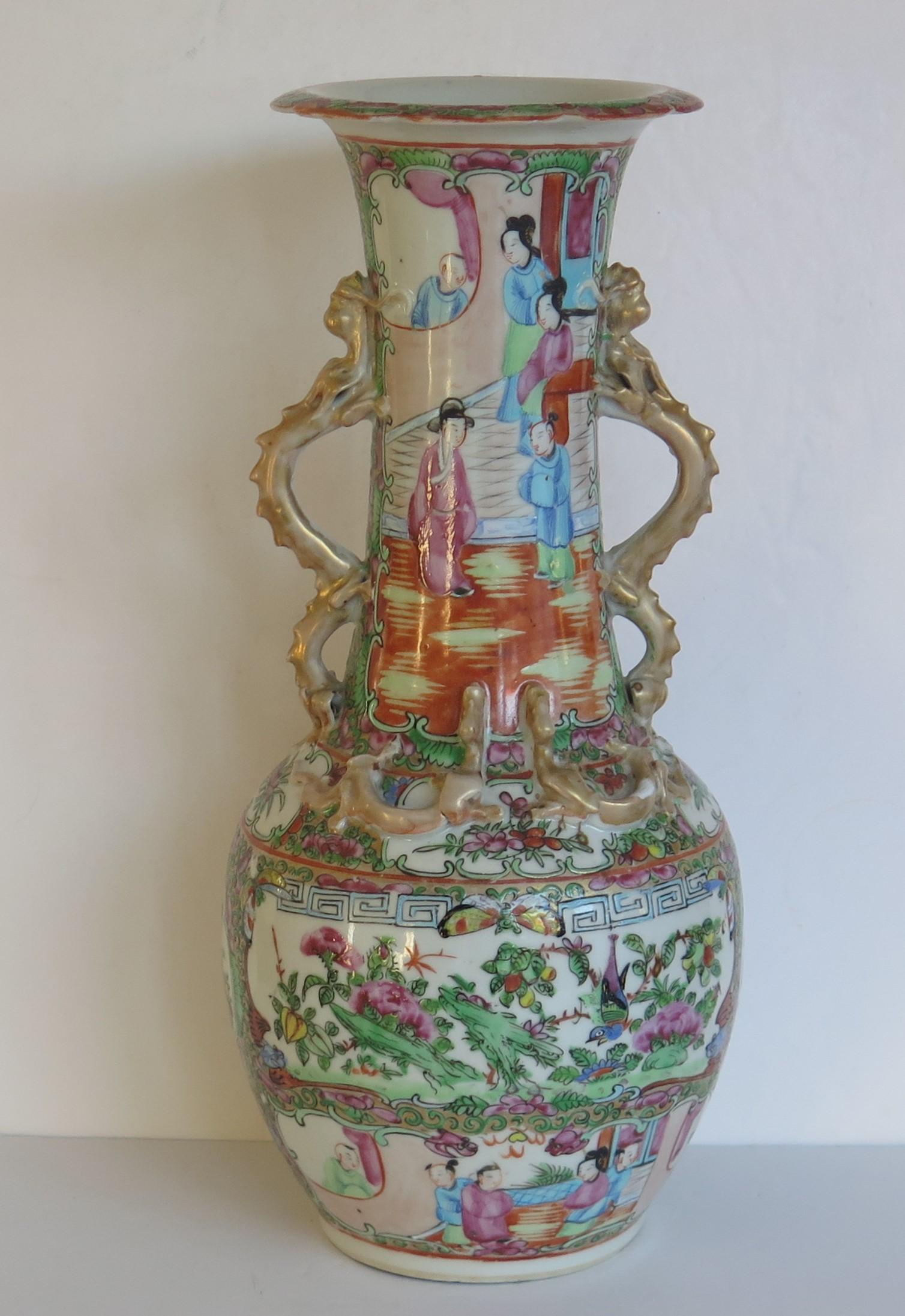 Chinese Export Vase Rose Medallion Porcelain, Qing Ca. 1850 4