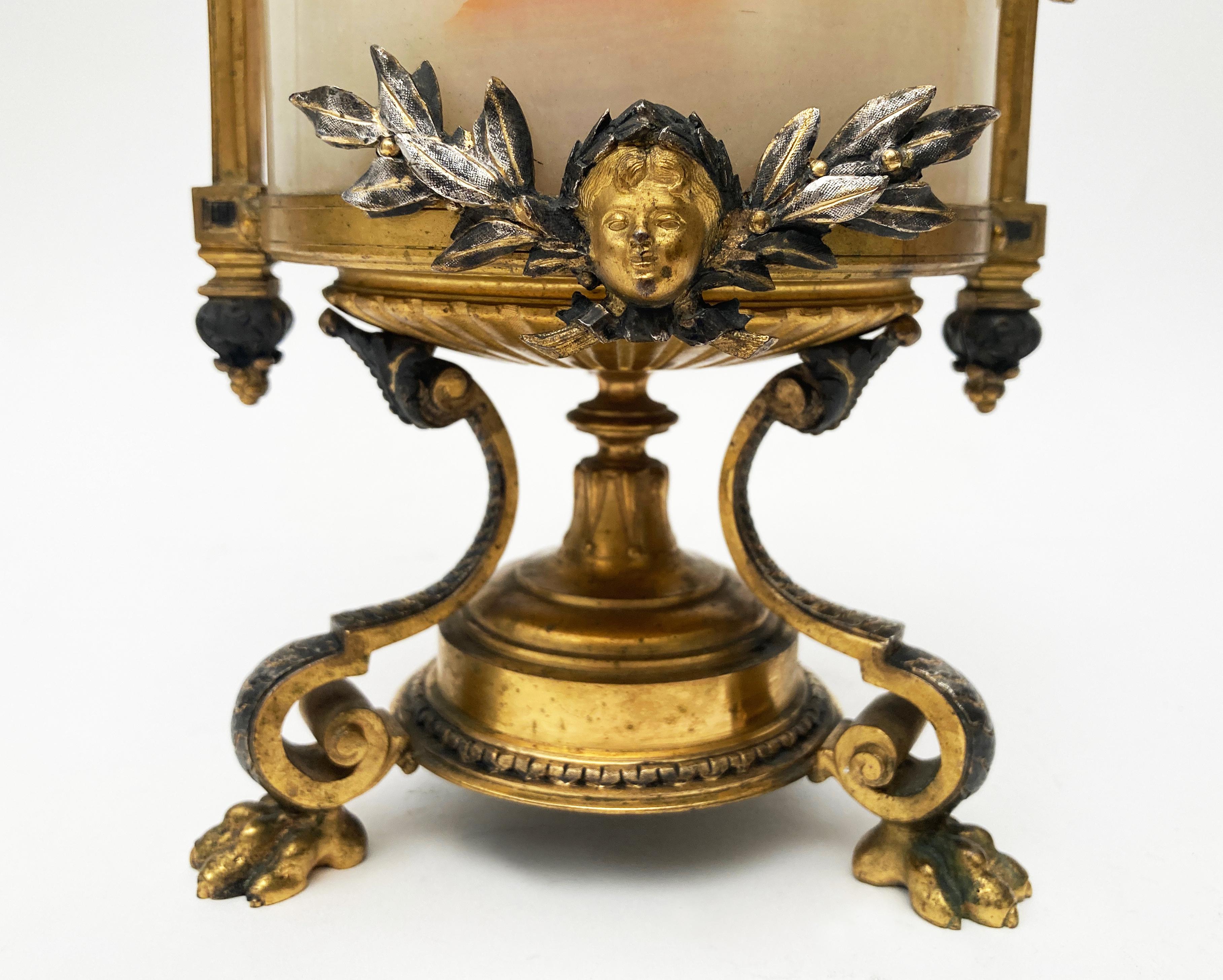 Mitte 19. Jh. Frühe französische versilberte & geäderte Bronze mit Honey Alabaster Vase im Angebot 1